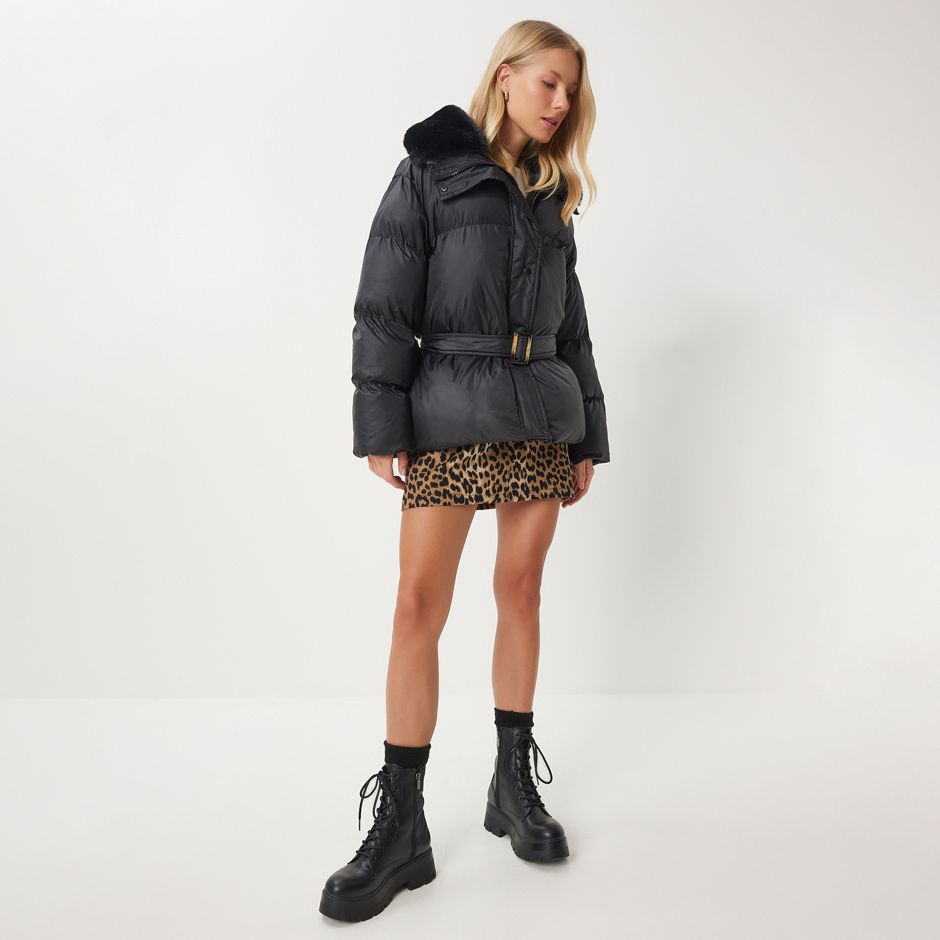 Happiness Istanbul Collared Women's Puffer Jacket-women-winterwear-coatsandjackets-jackets-image-2