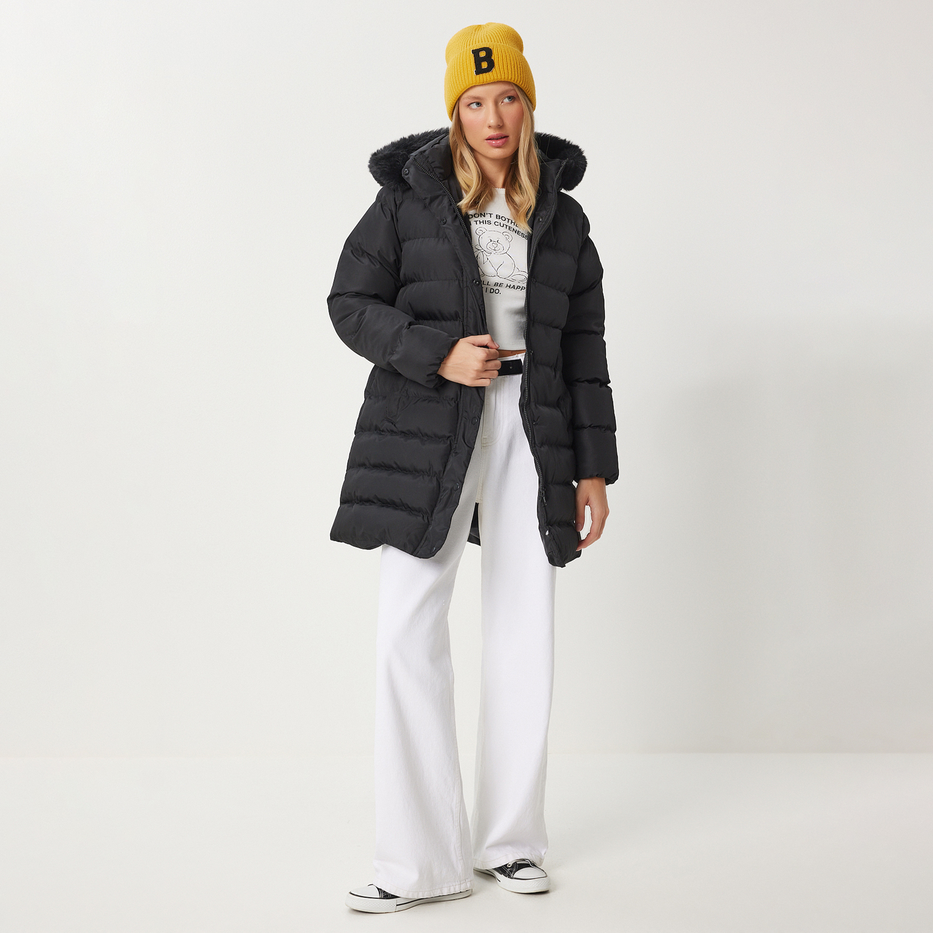 سترة نسائية سوداء برقبة بغطاء رأس من إسطنبول من سعادة-women-winterwear-hoodiesandsweatshirts-hoodies-image-2