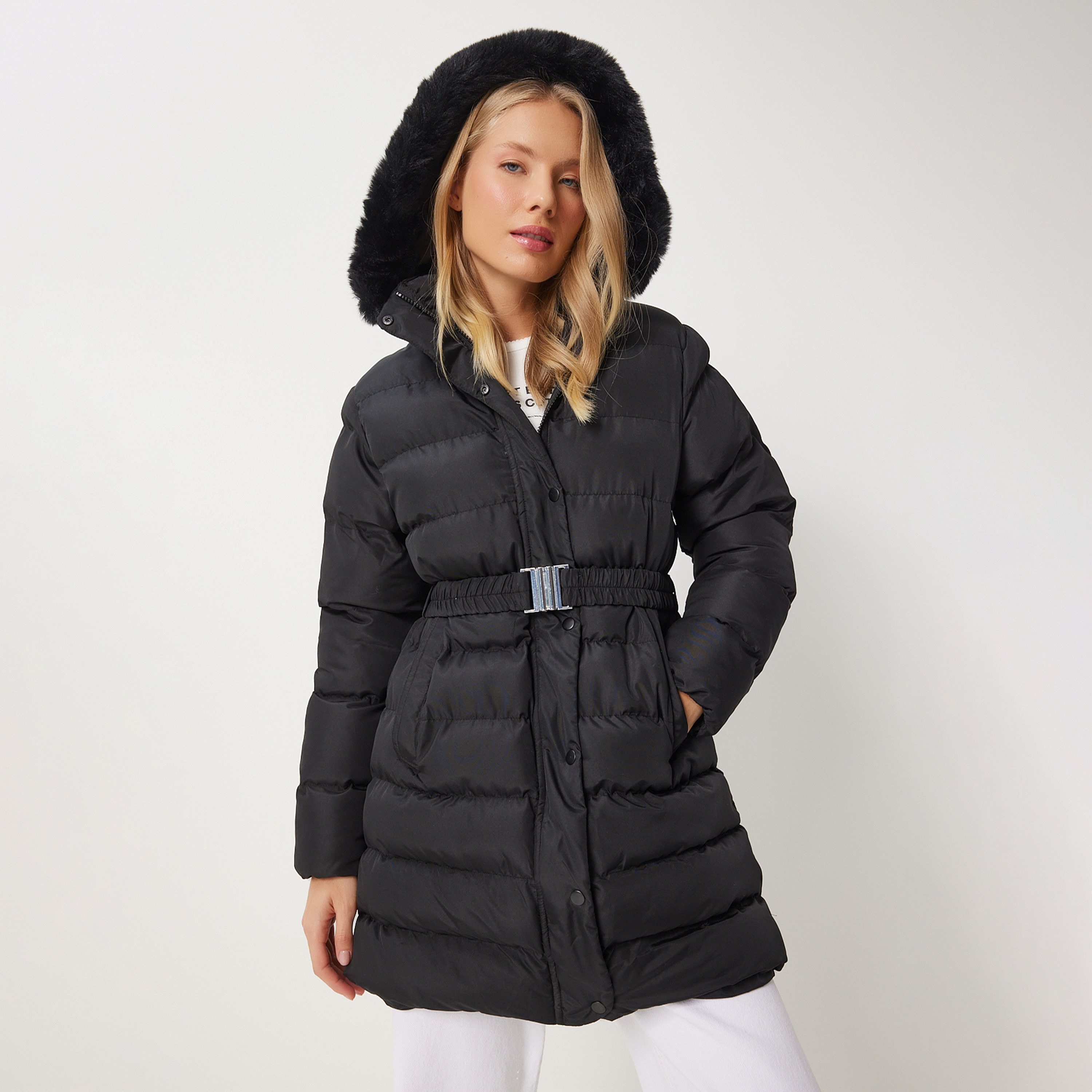 سترة نسائية سوداء برقبة بغطاء رأس من إسطنبول من سعادة-women-winterwear-hoodiesandsweatshirts-hoodies-image-5