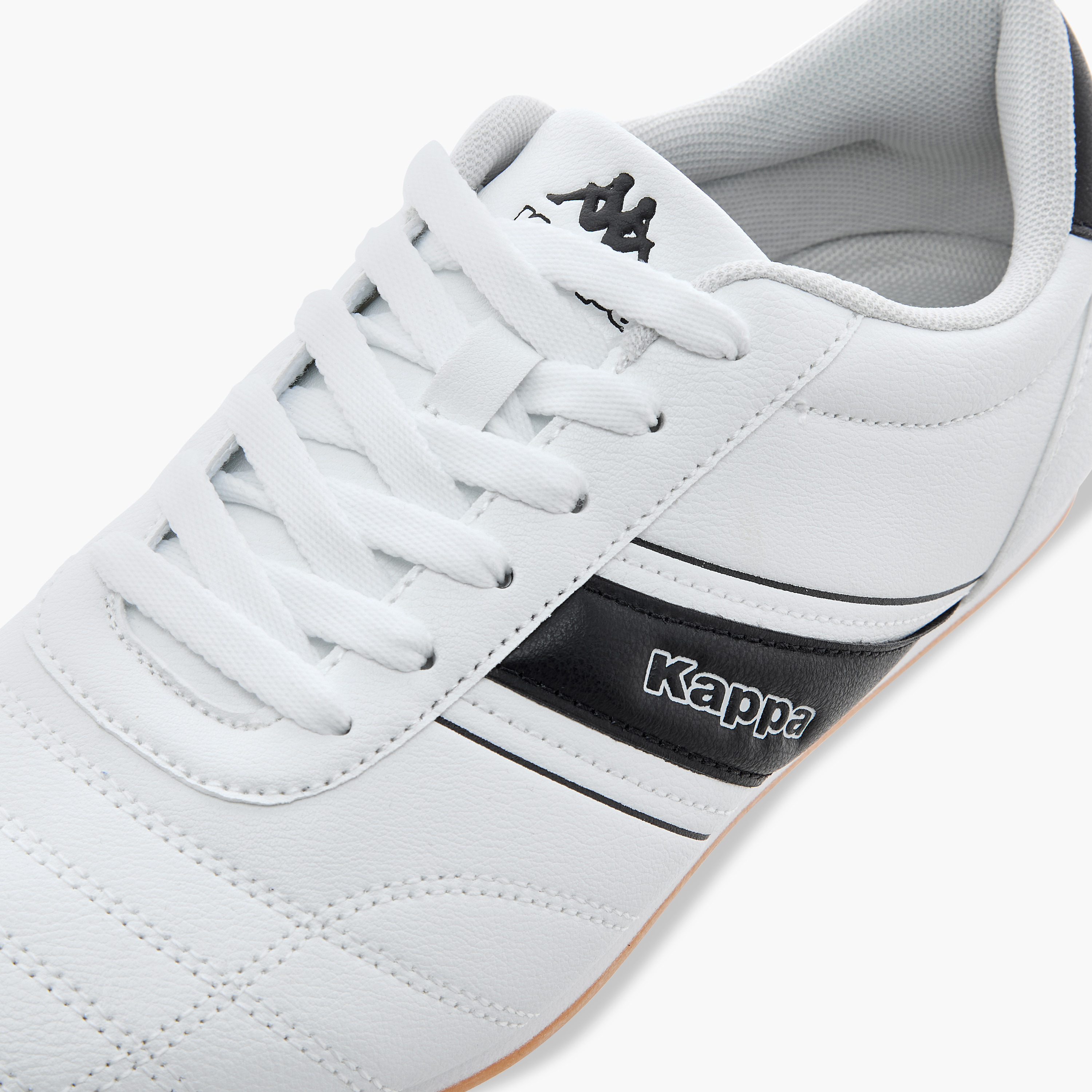 حذاء رياضي برباط وتفاصيل الشعار للنساء من كابا-women-shoes-sports-image-6