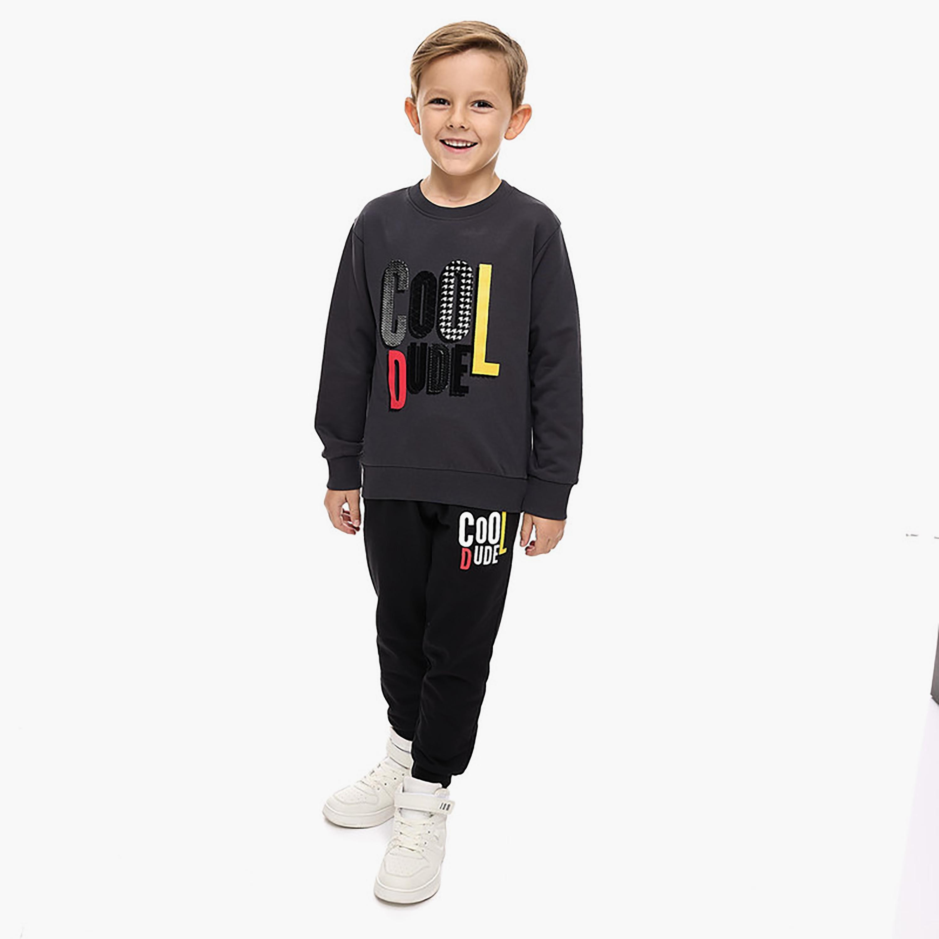 Victor and Jane 2-Piece Printed Long Sleeves T-Shirt with Joggers-baby-boys-clothing-winterwear-setsandcoords-image-1