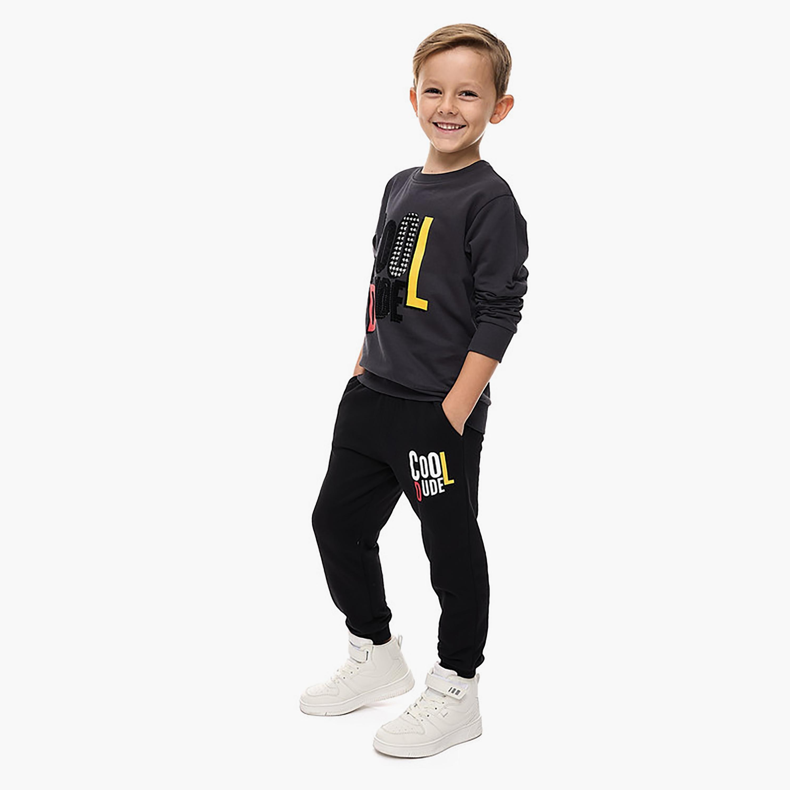 Victor and Jane 2-Piece Printed Long Sleeves T-Shirt with Joggers-baby-boys-clothing-winterwear-setsandcoords-image-2