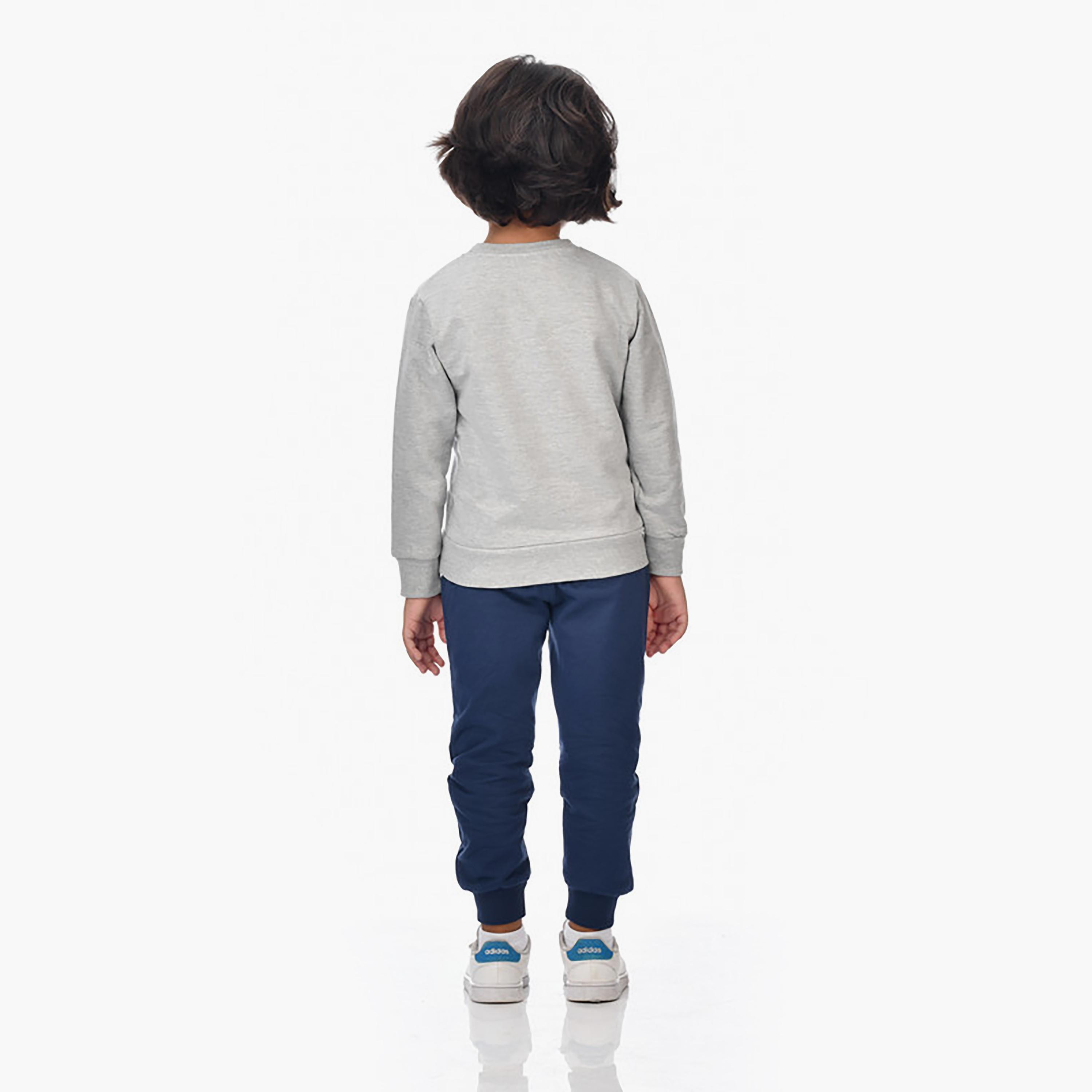 تي شيرت مطبوع بأكمام طويلة مع بنطال ركض قطعتين من فيكتور اند جين-baby-boys-clothing-winterwear-setsandcoords-image-5
