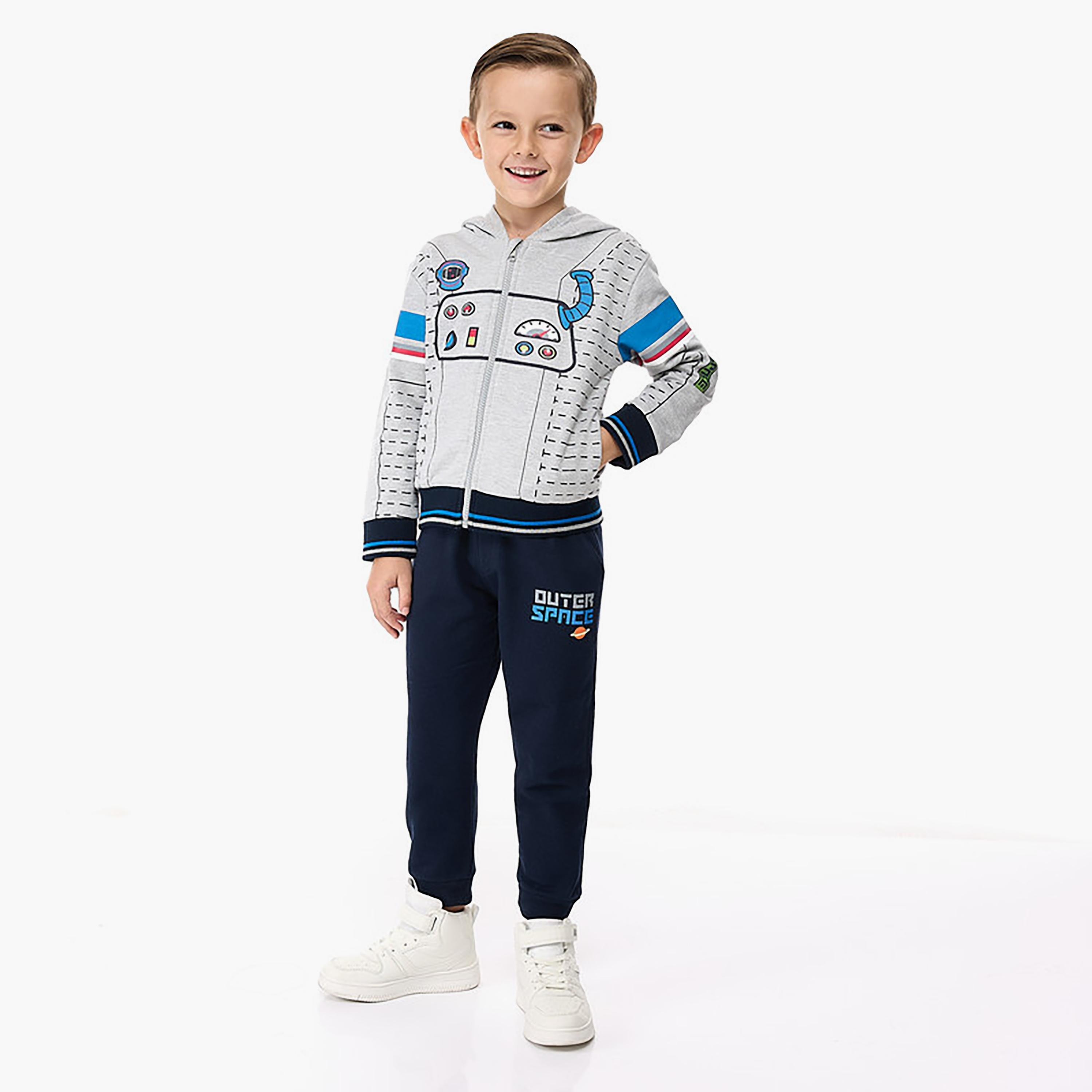 هودي بأكمام طويلة مطبوع مع بنطلون ركض قطعتين من فيكتور اند جين-cpkids-clothing-boys-winterwear-sets-image-1