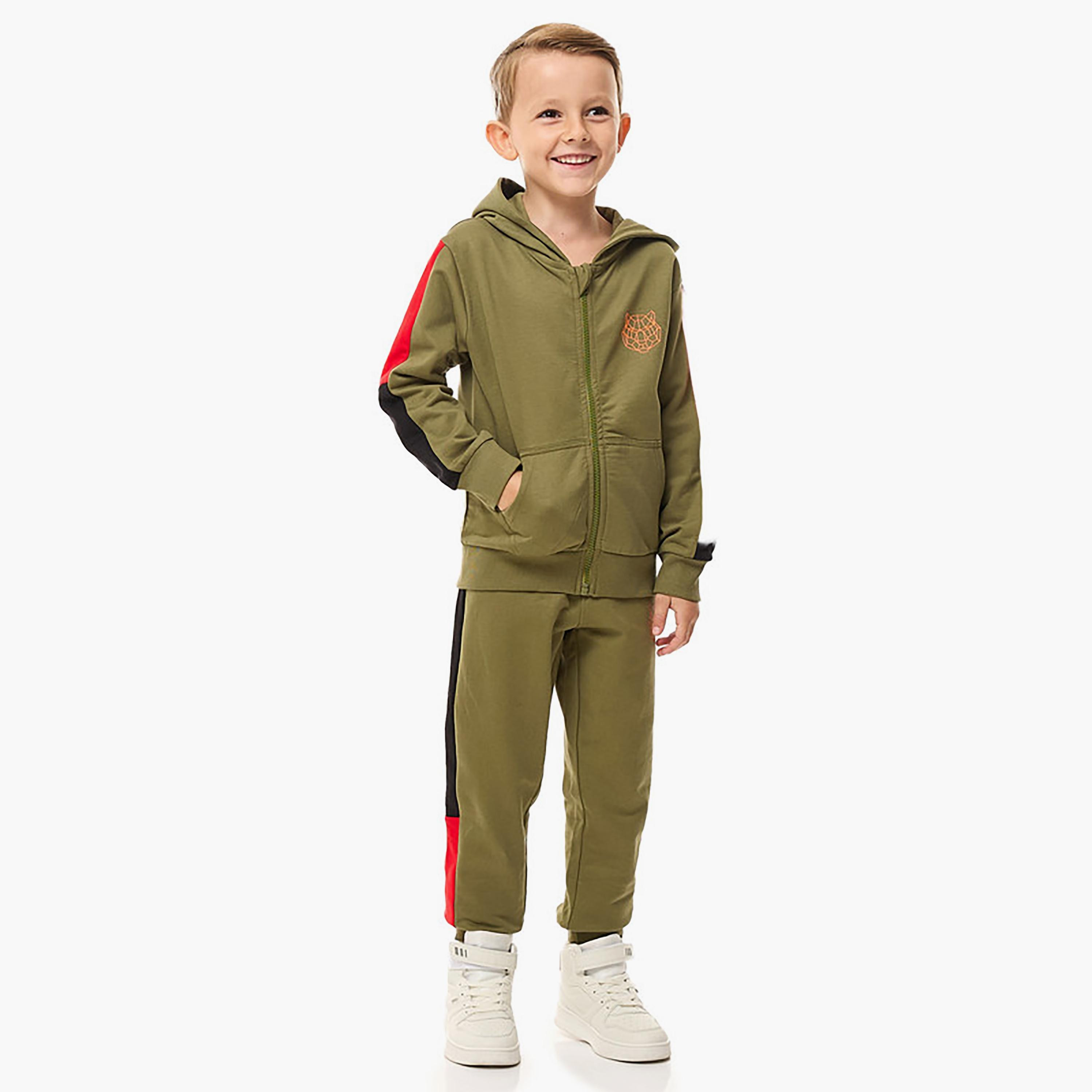 هودي بأكمام طويلة مطبوع مع بنطلون ركض قطعتين من فيكتور اند جين-cpkids-clothing-boys-winterwear-sets-image-1