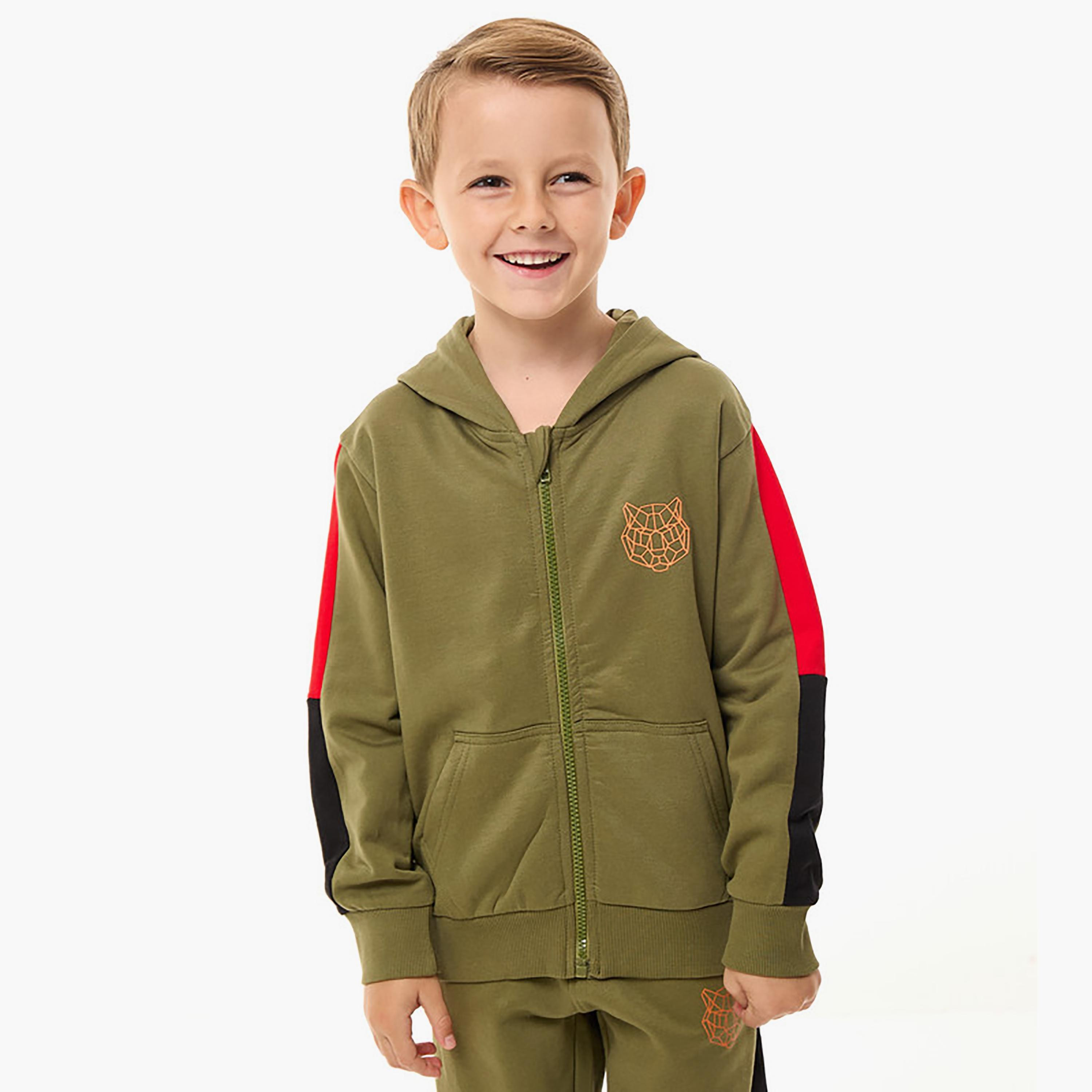 هودي بأكمام طويلة مطبوع مع بنطلون ركض قطعتين من فيكتور اند جين-cpkids-clothing-boys-winterwear-sets-image-4