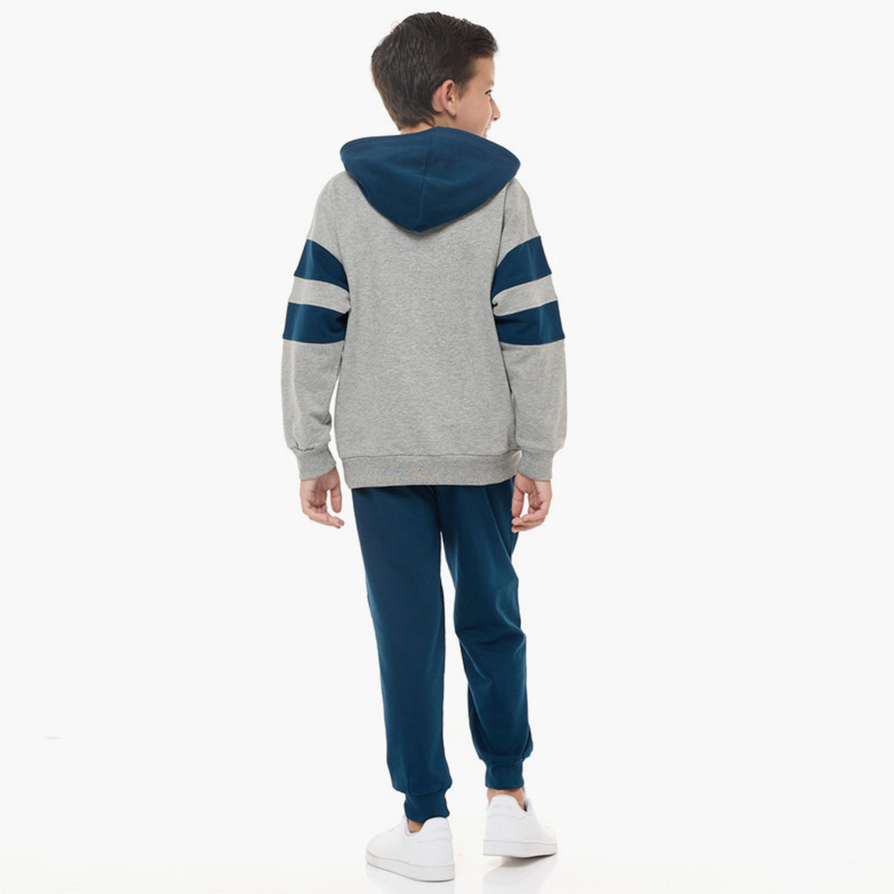 هودي مطبوع بأكمام طويلة مع بنطال ركض قطعتين من فيكتور اند جين-baby-boys-clothing-winterwear-setsandcoords-image-3