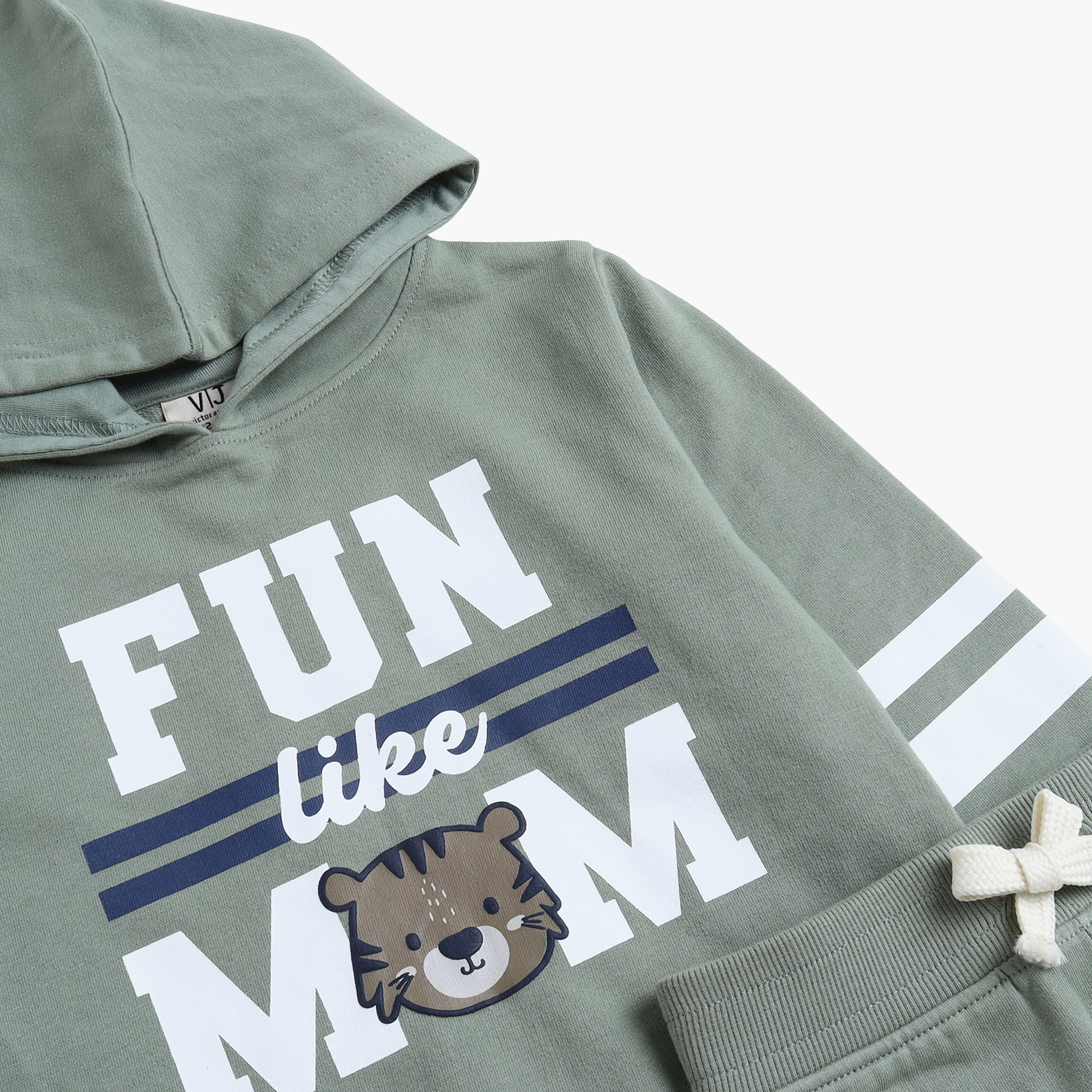 طقم من قطعتين هودي وبنطلون رياضي بطبعة فان لايك مام من فيكتور اند جين-baby-boys-clothing-winterwear-setsandcoords-image-7