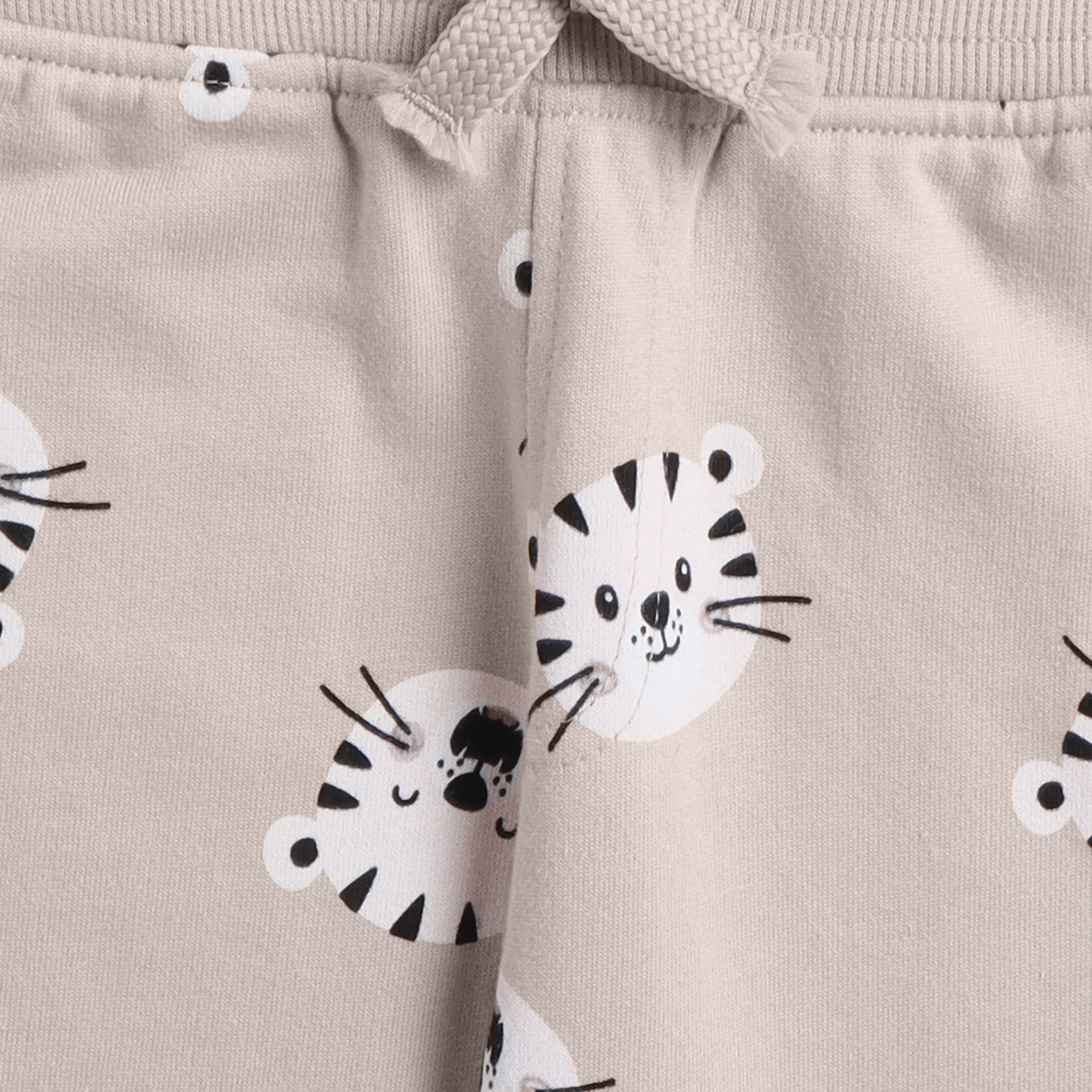 طقم من قطعتين سويت شيرت وبنطلون رياضي بطبعة هير مي رور من فيكتور اند جين-boys-clothing-setsandcoords-image-7