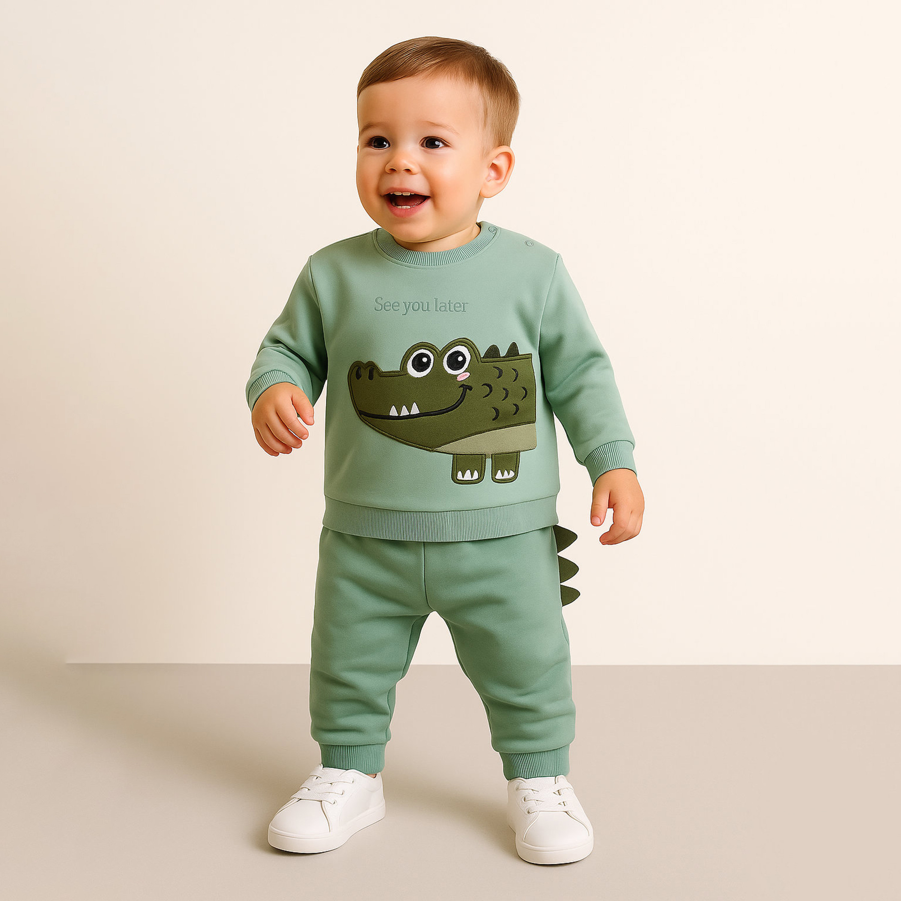 طقم من قطعتين سويت شيرت وبنطلون رياضي بطبعة سي يو ليتر من فيكتور اند جين-boys-clothing-setsandcoords-image-1