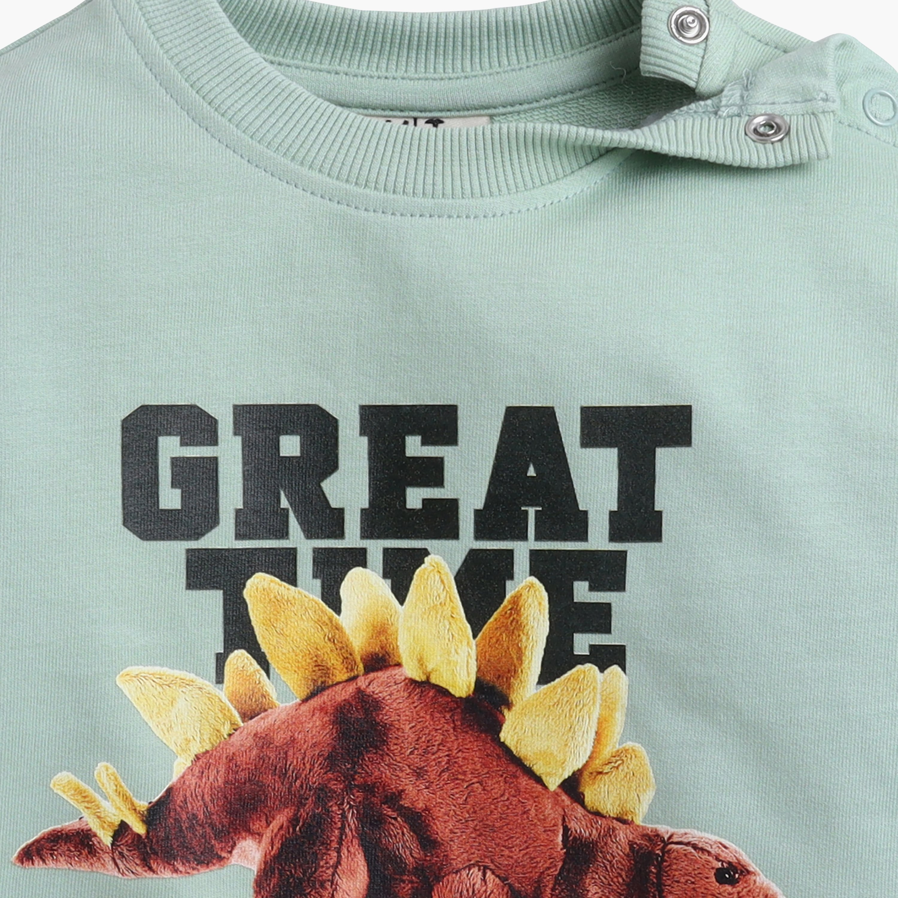 طقم من قطعتين سويت شيرت وبنطلون رياضي بطبعة جراسيك دايز من فيكتور اند جين-baby-boys-clothing-winterwear-setsandcoords-image-6