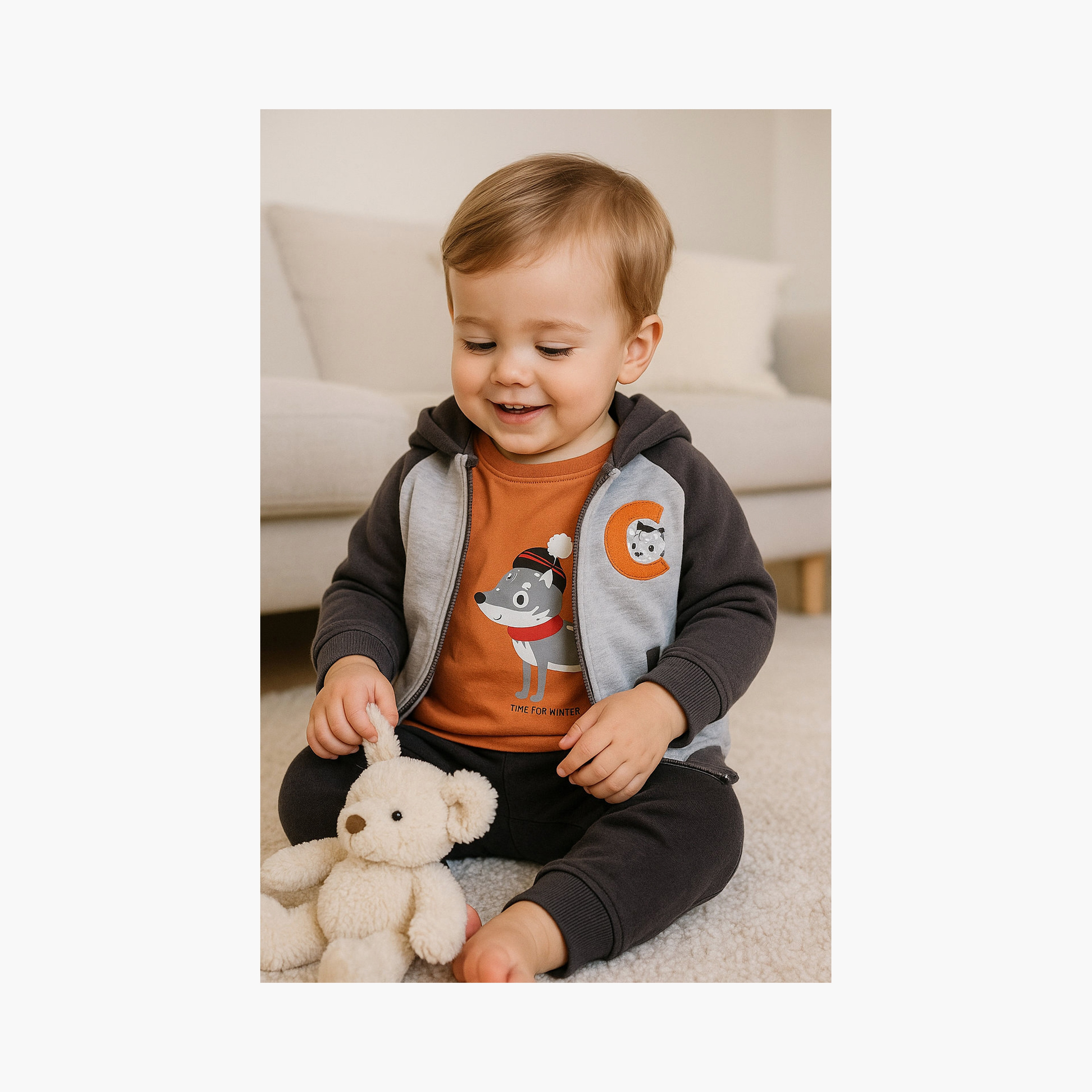 طقم من 3 قطع هودي وبنطلون رياضي وبلوزة بطبعة تايم فور وينتر من فيكتور اند جين-boys-clothing-setsandcoords-image-4