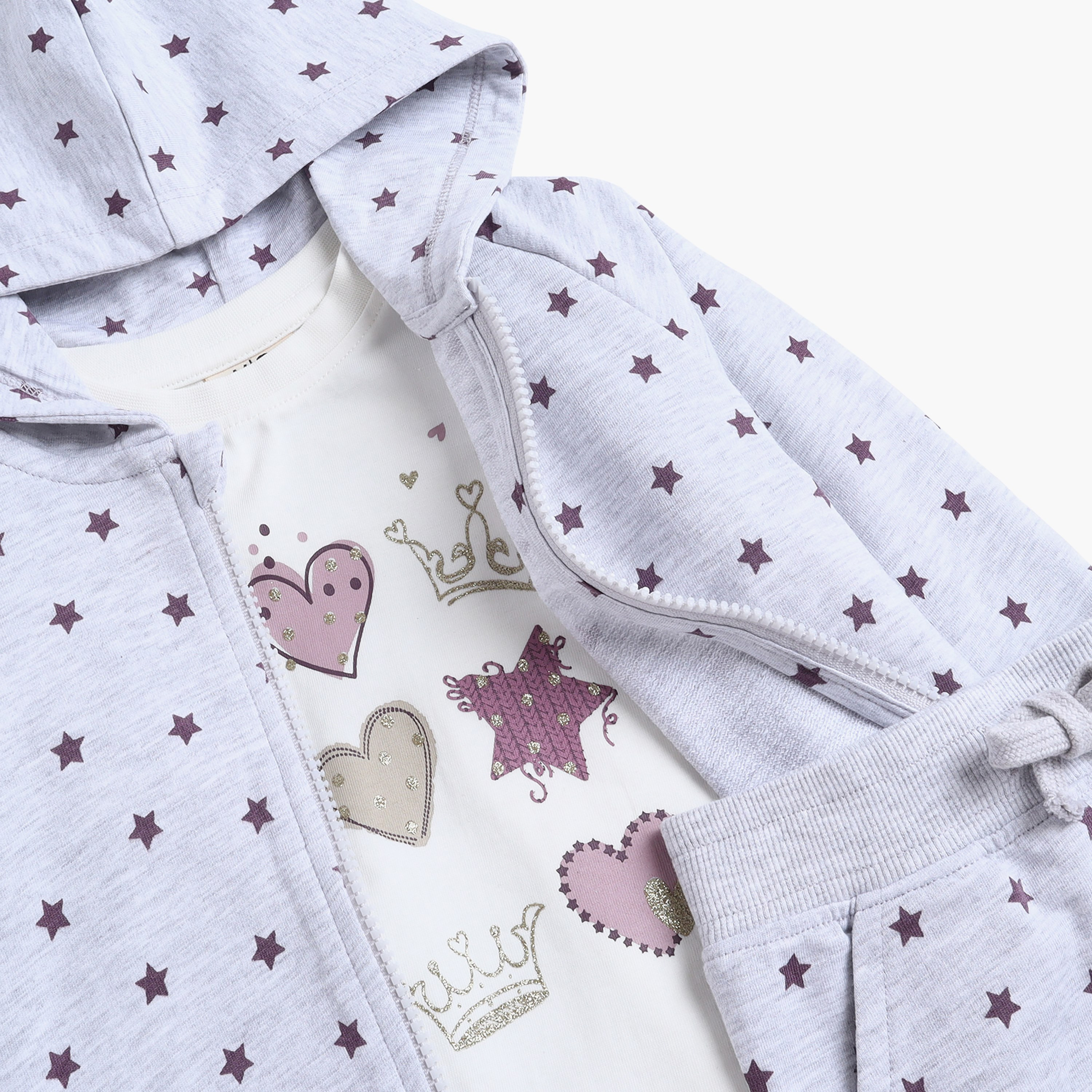 طقم من 3 قطع جاكيت وبنطلون رياضي وبلوزة بطبعة قلوب ونجوم من فيكتور اند جين-girls-clothing-winterwear-setsandcoords-image-10