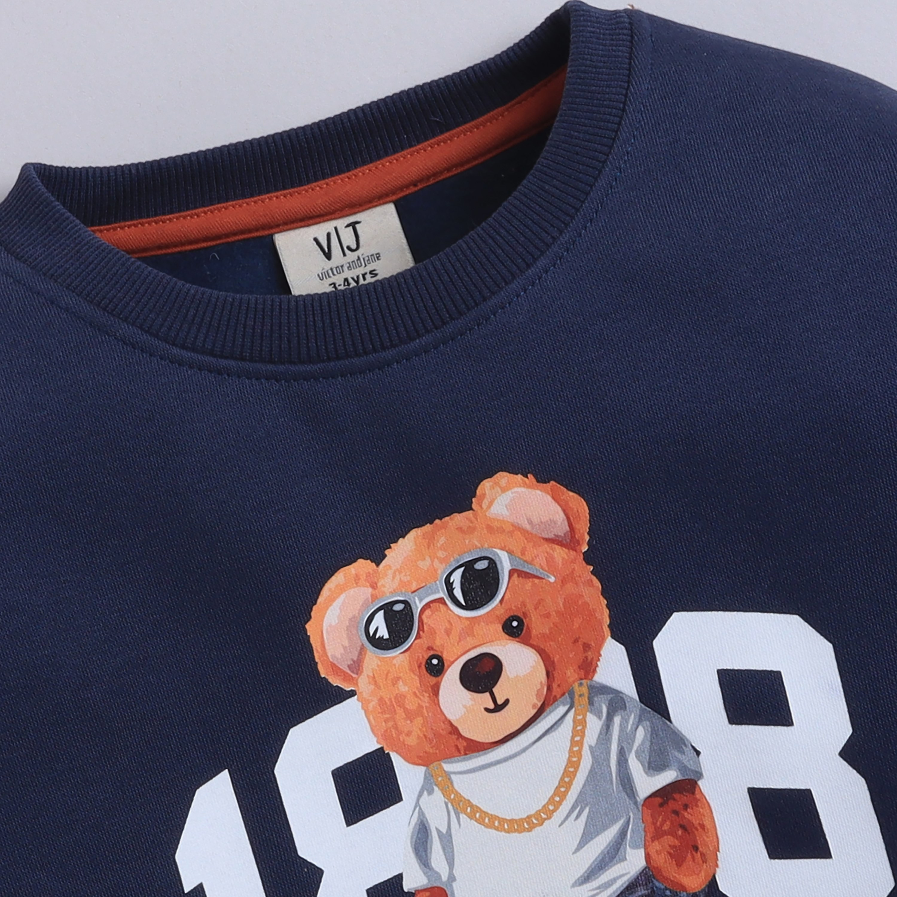 سويت شيرت بطبعة كول بير 1888 من فيكتور اند جين-boys-clothing-sweatshirts-image-1