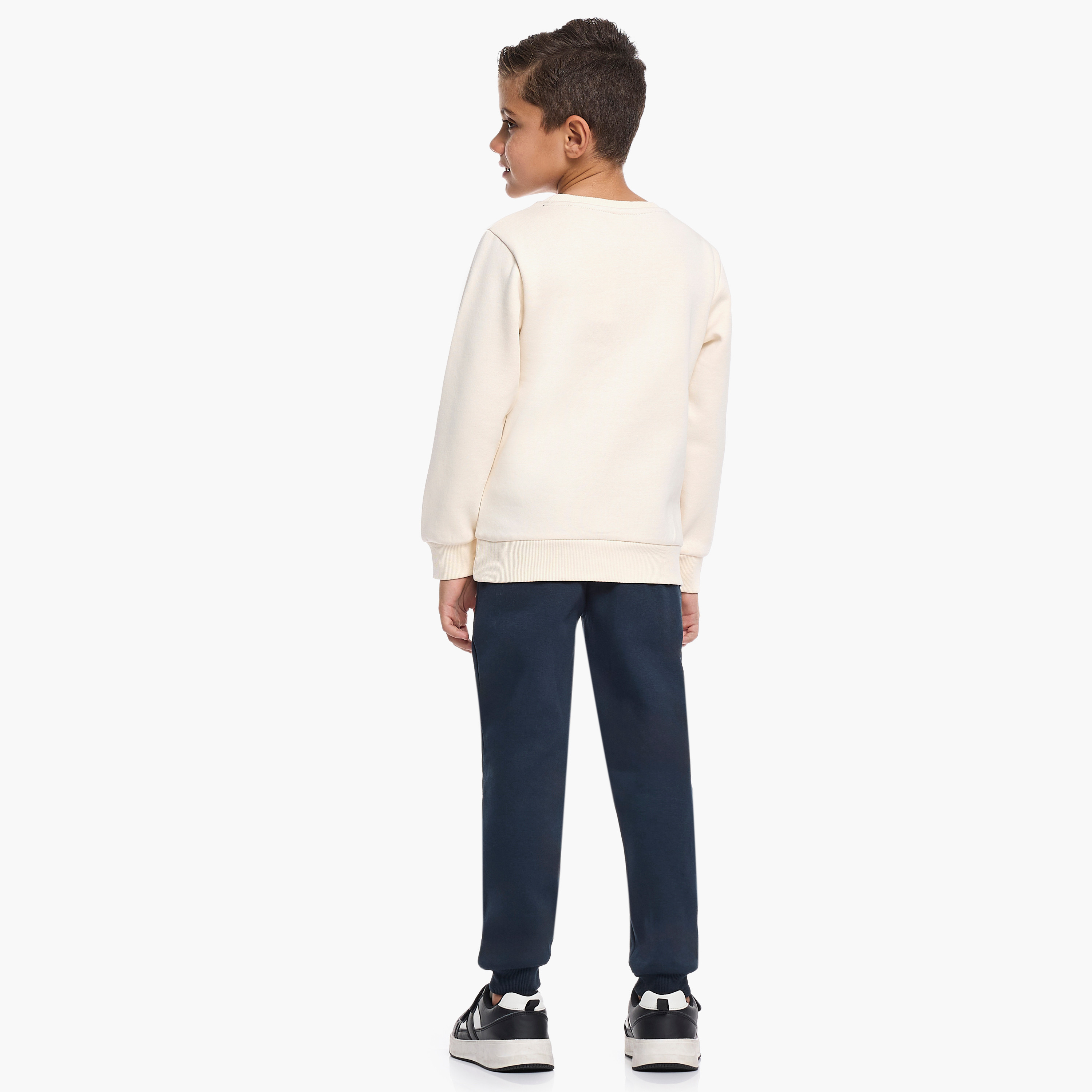 طقم من قطعتين سويت شيرت وبنطلون رياضي بطبعة باسكتبول ليغ من فيكتور اند جين-boys-clothing-setsandcoords-image-3