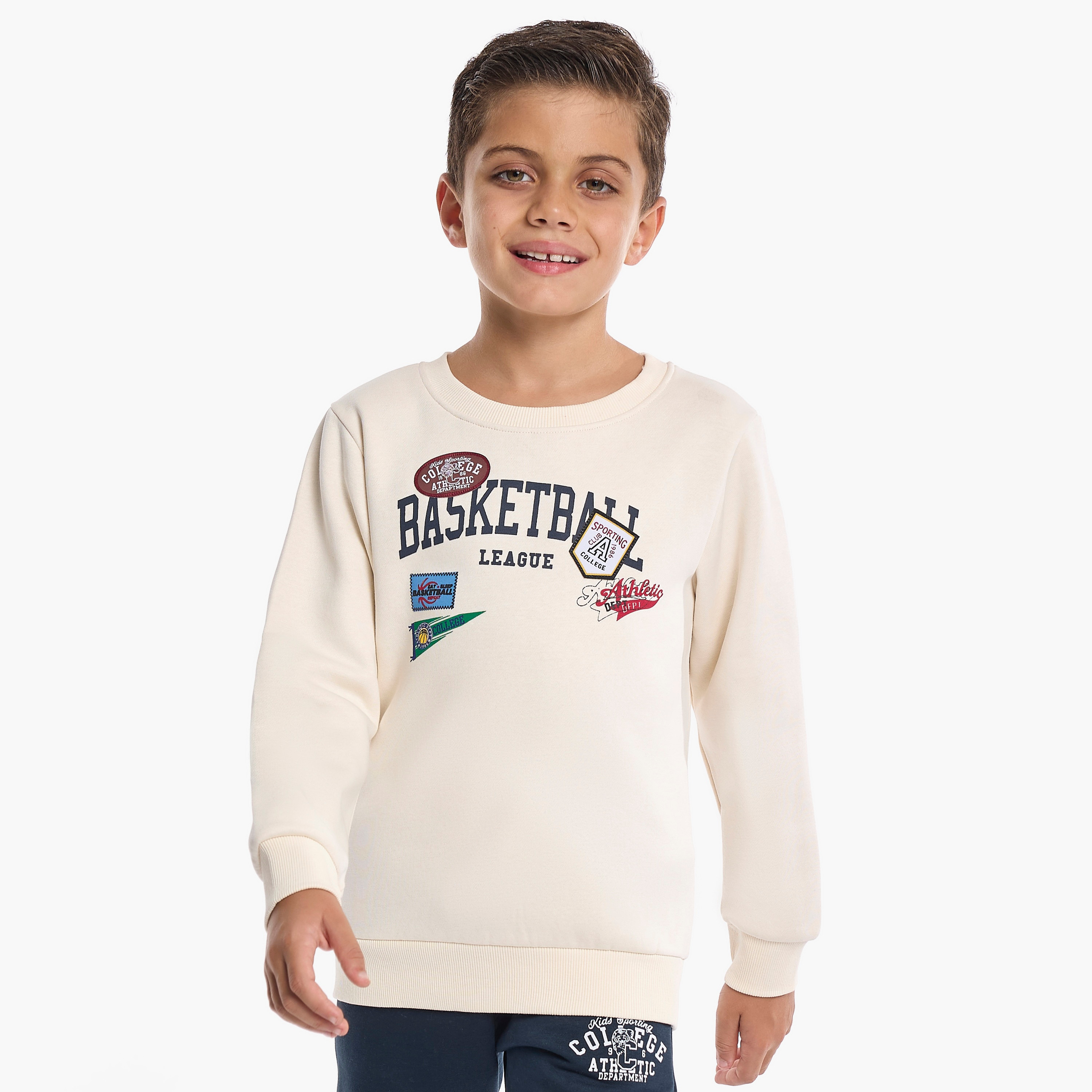 طقم من قطعتين سويت شيرت وبنطلون رياضي بطبعة باسكتبول ليغ من فيكتور اند جين-boys-clothing-setsandcoords-image-4