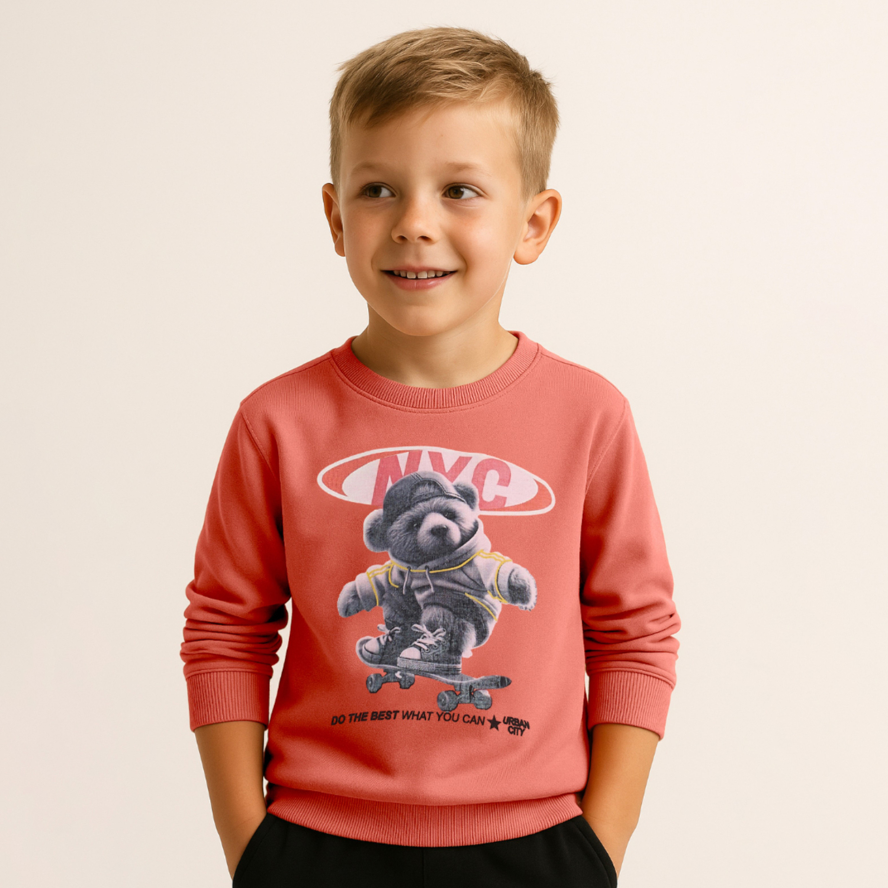 طقم من قطعتين سويت شيرت وبنطلون رياضي بطبعة دب متزلج من فيكتور اند جين-baby-boys-clothing-winterwear-setsandcoords-image-4