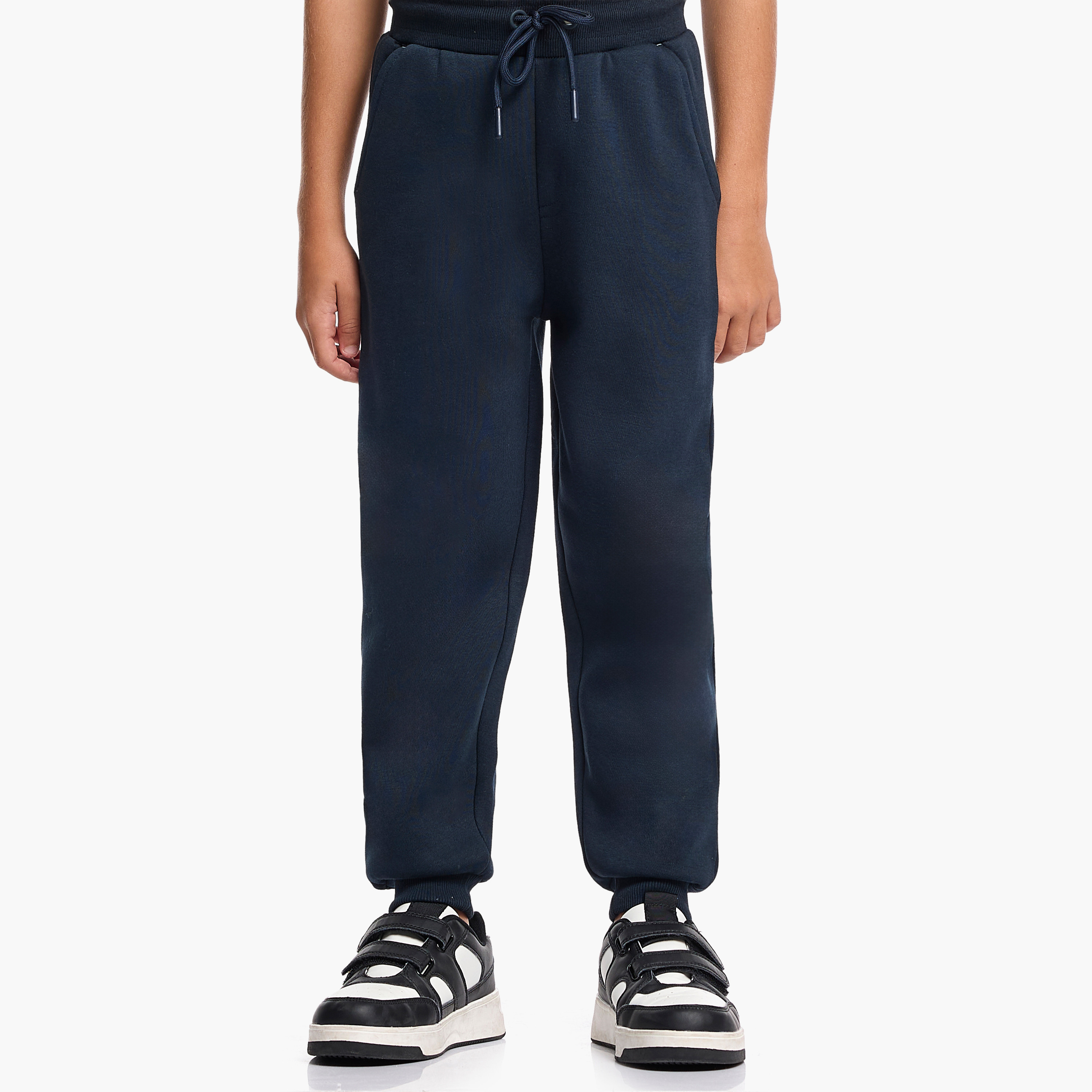 طقم من قطعتين سويت شيرت وبنطلون رياضي بطبعة أدفنشر من فيكتور اند جين-baby-boys-clothing-winterwear-setsandcoords-image-1