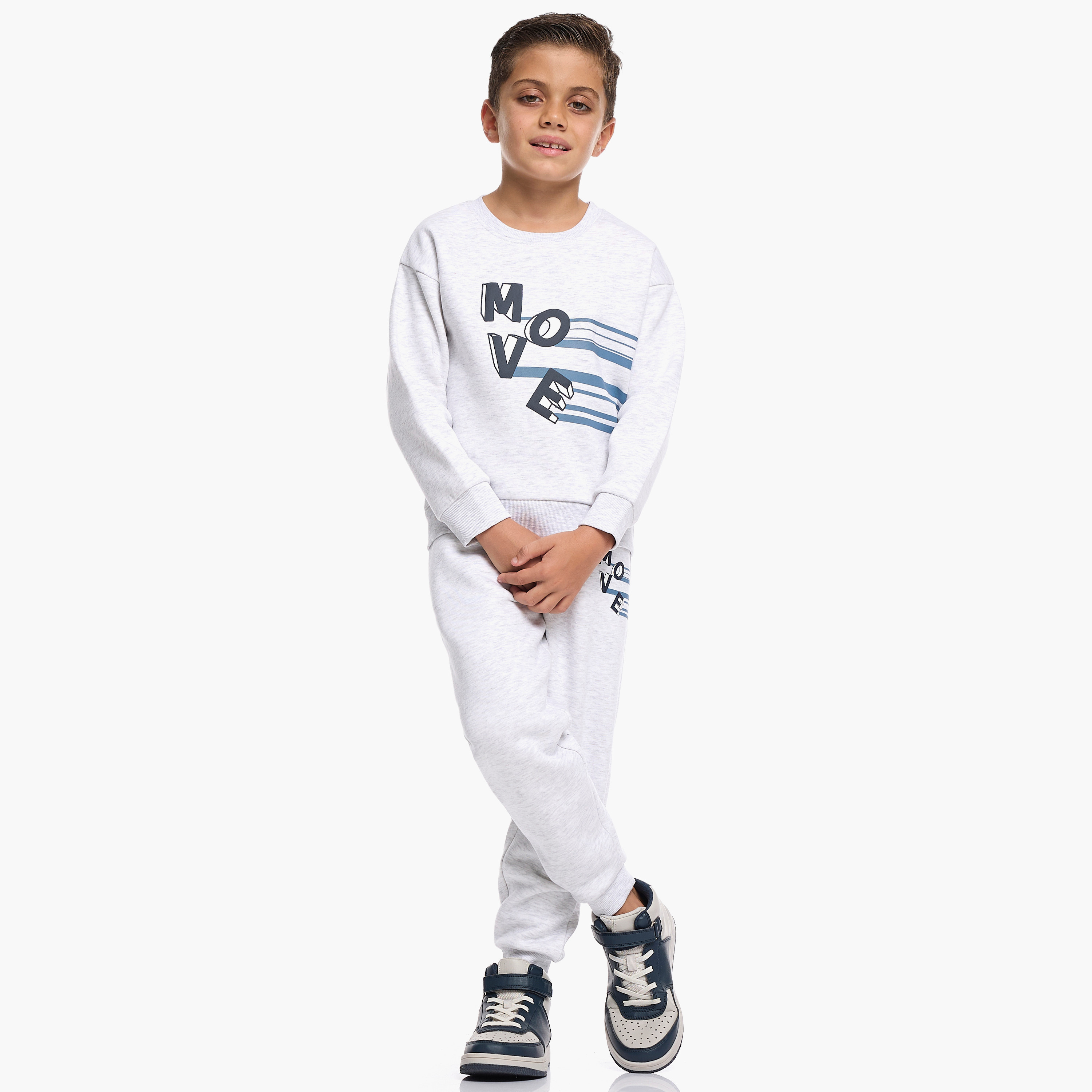 طقم من قطعتين سويت شيرت وبنطلون رياضي بطبعة موف من فيكتور اند جين-baby-boys-clothing-winterwear-setsandcoords-image-1