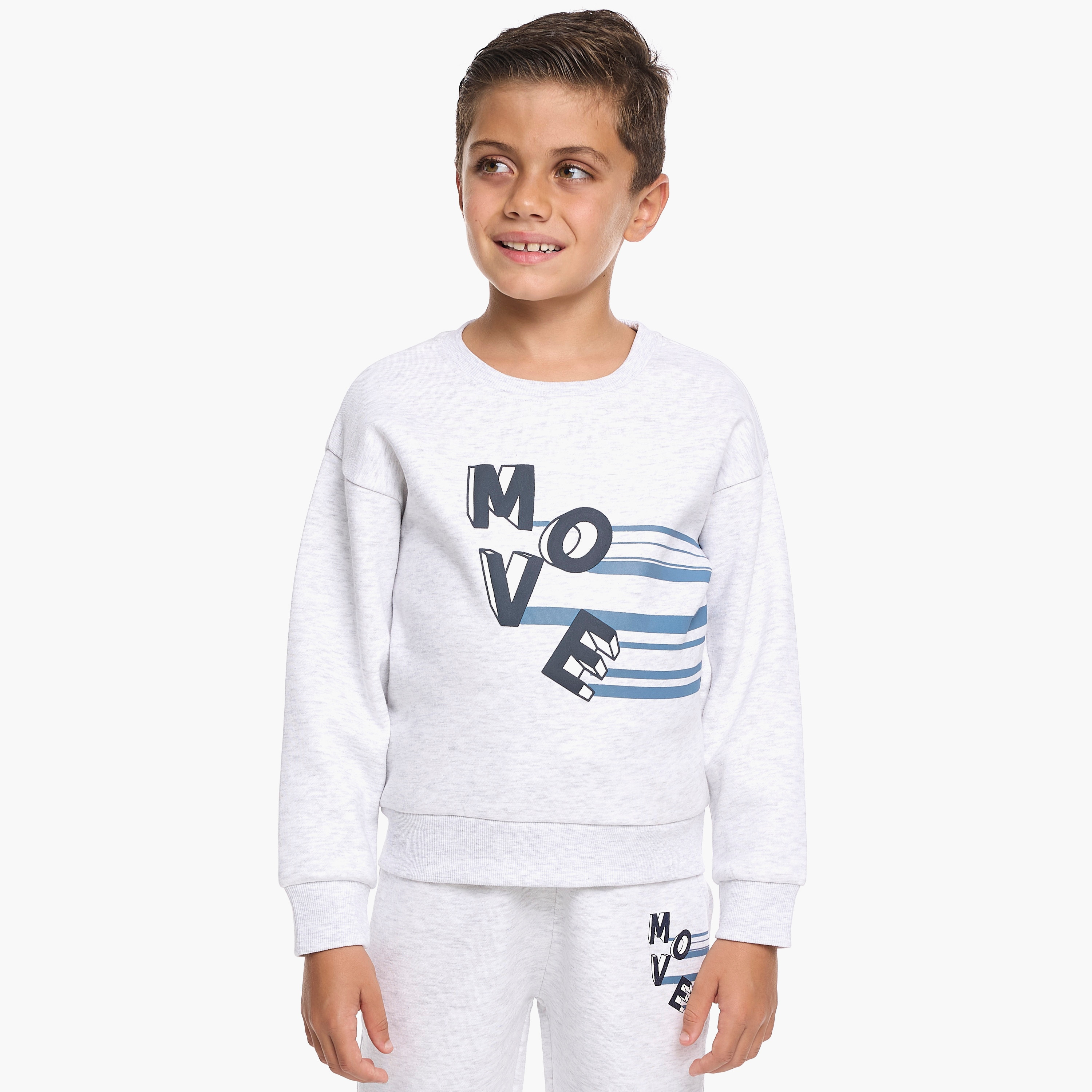 طقم من قطعتين سويت شيرت وبنطلون رياضي بطبعة موف من فيكتور اند جين-baby-boys-clothing-winterwear-setsandcoords-image-4