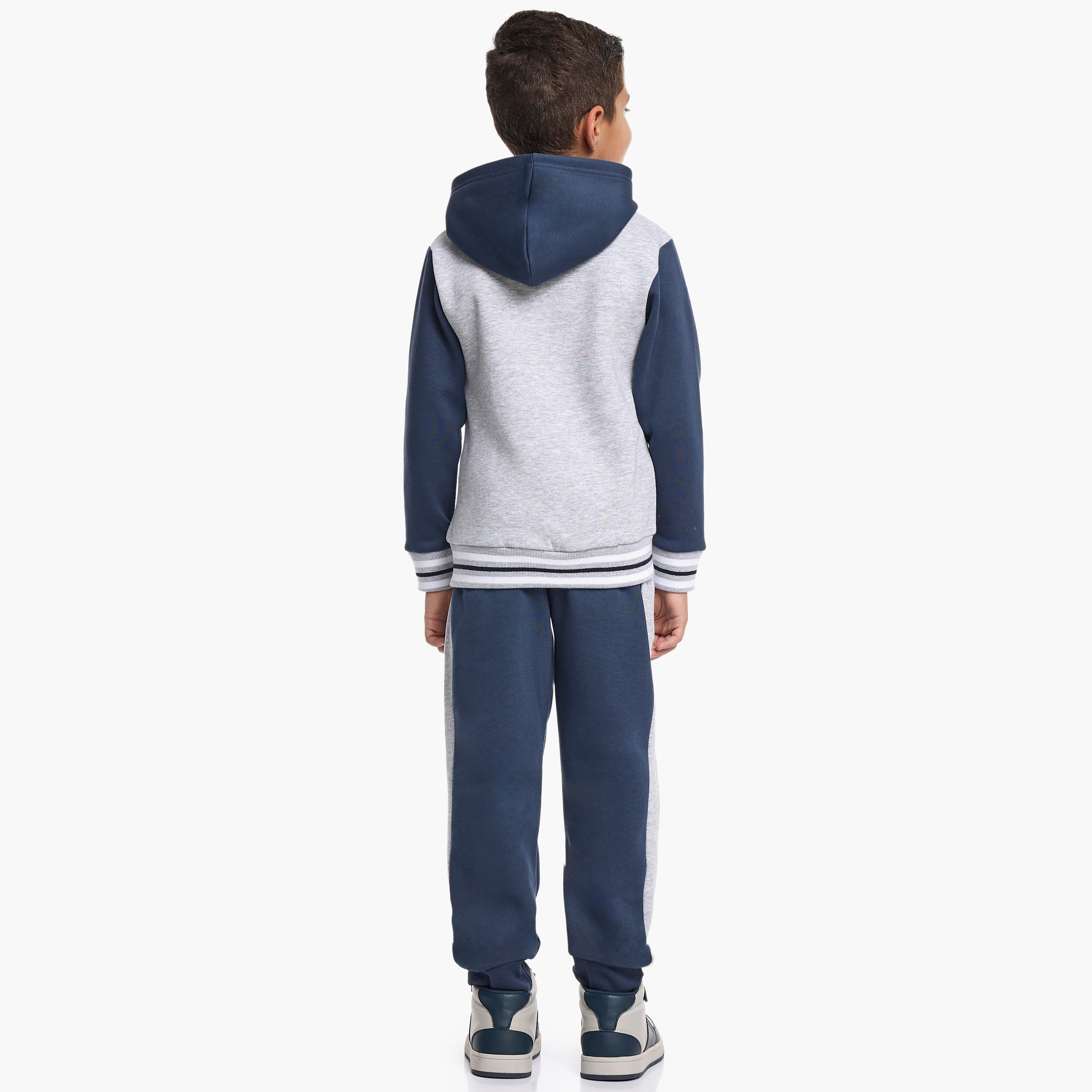 طقم من قطعتين هودي وبنطلون رياضي بطبعة شعار إن واي من فيكتور اند جين-boys-clothing-setsandcoords-image-3