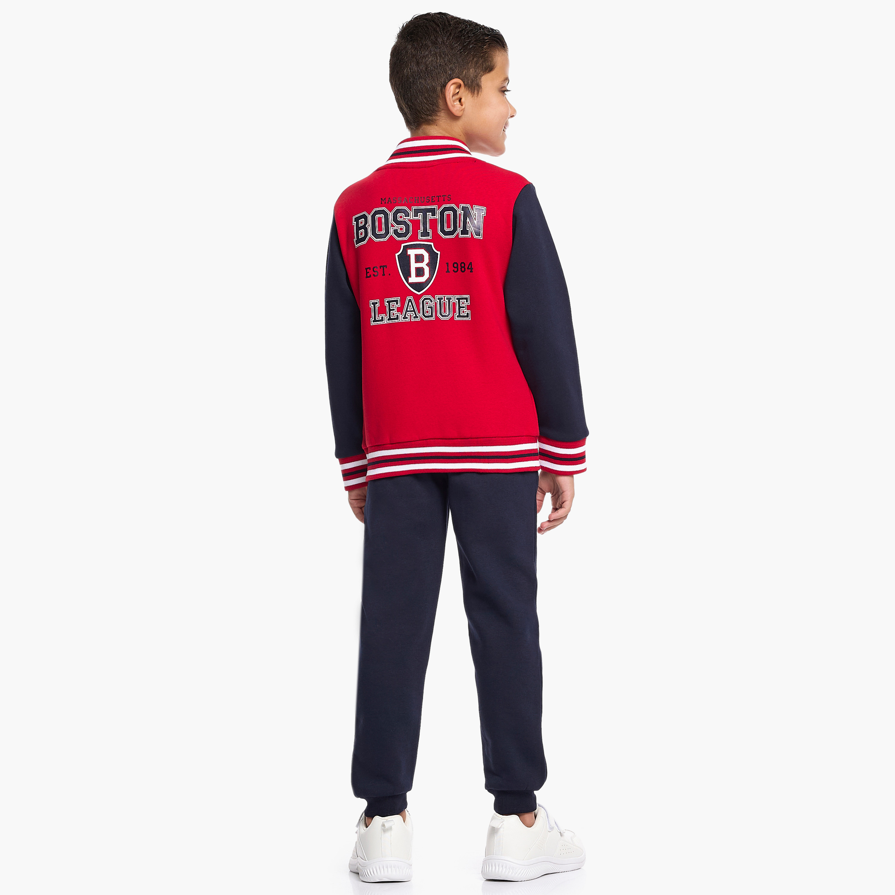 طقم من قطعتين بنطلون مع جاكيت بطبعة من فيكتور اند جين-baby-boys-clothing-winterwear-setsandcoords-image-3