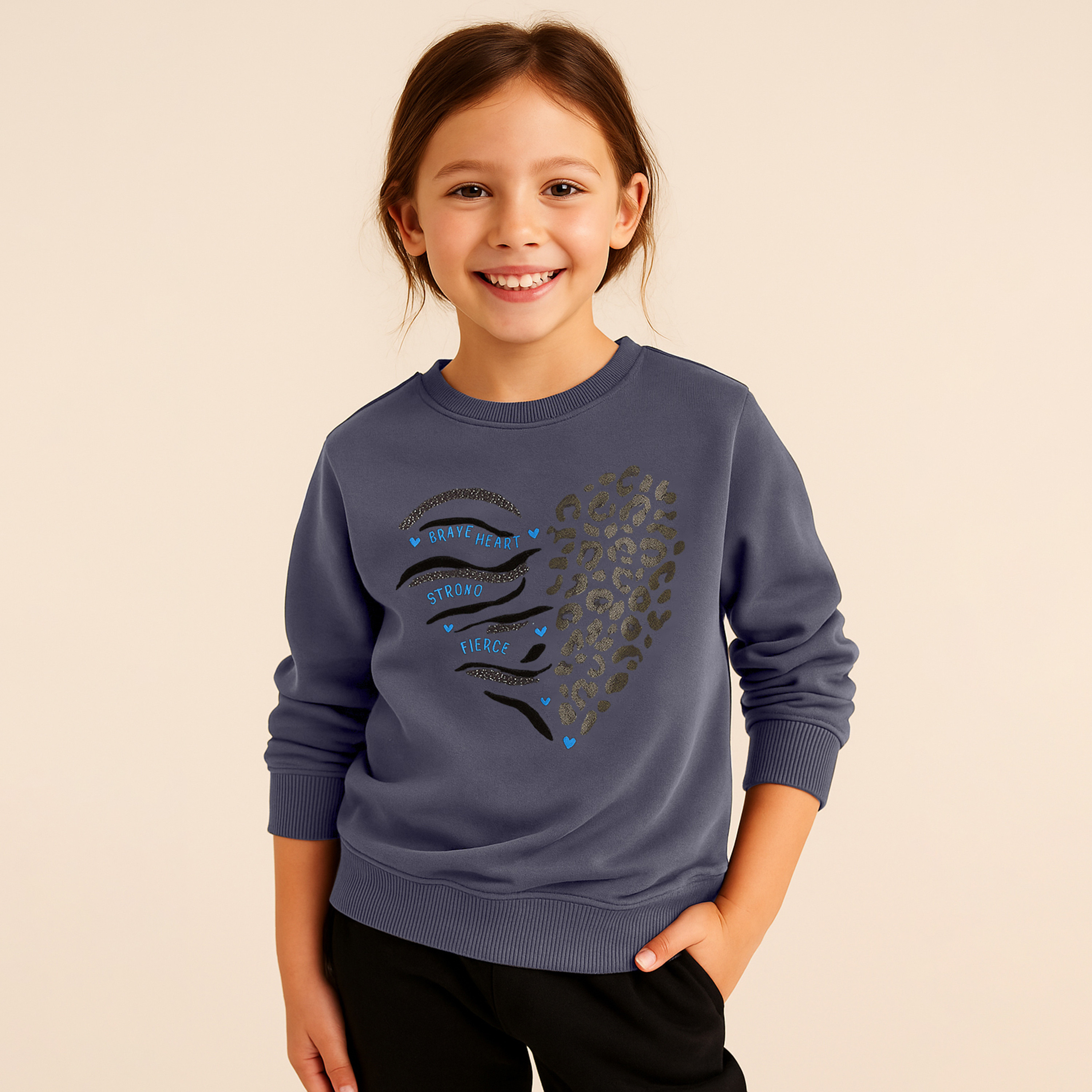 سويت شيرت بطبعة جرافيك قلب من فيكتور اند جين-girls-clothing-winterwear-sweatshirts-image-1