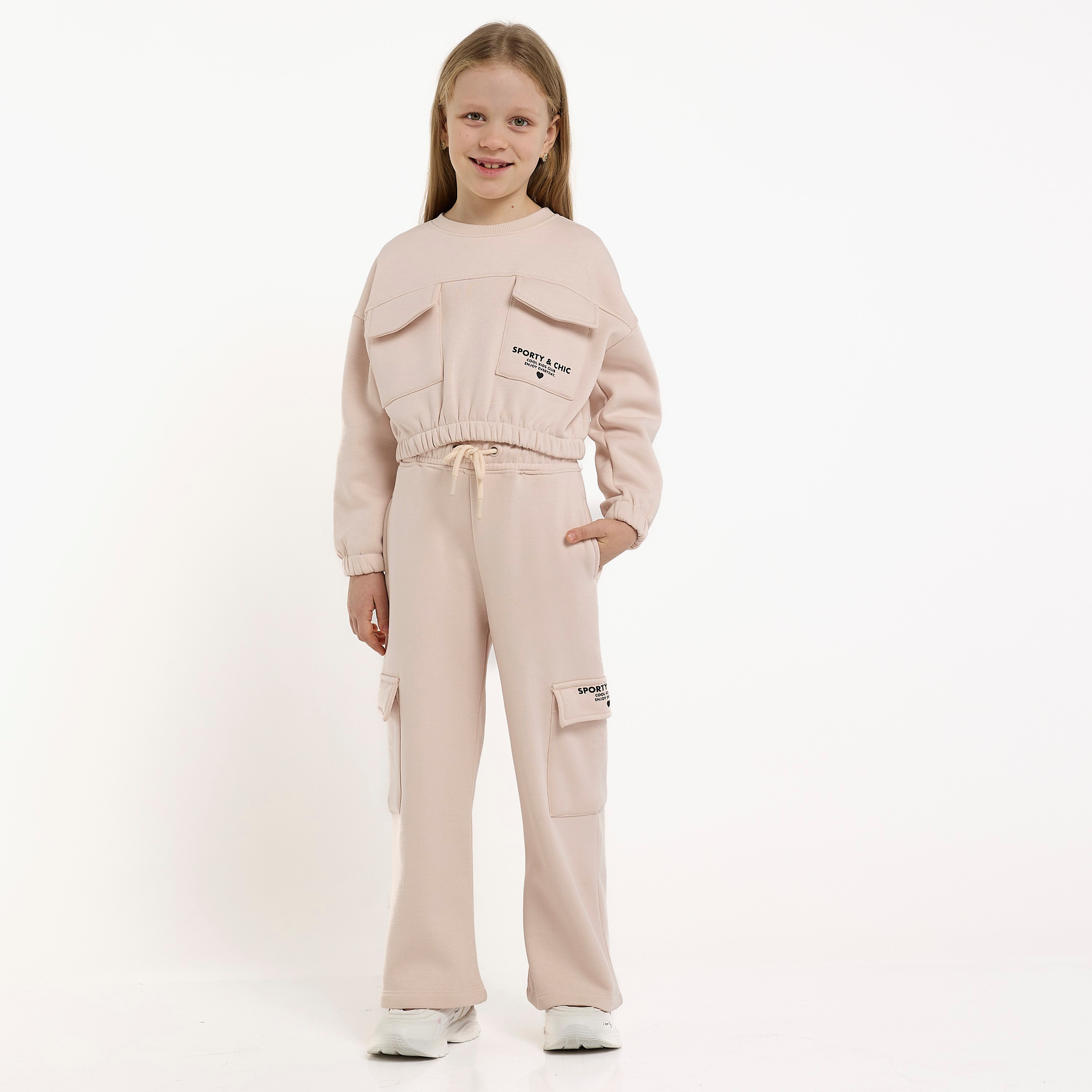 طقم من قطعتين سويت شيرت مع بنطلون بطبعة جيب كارجو من فيكتور اند جين-girls-clothing-winterwear-setsandcoords-image-1