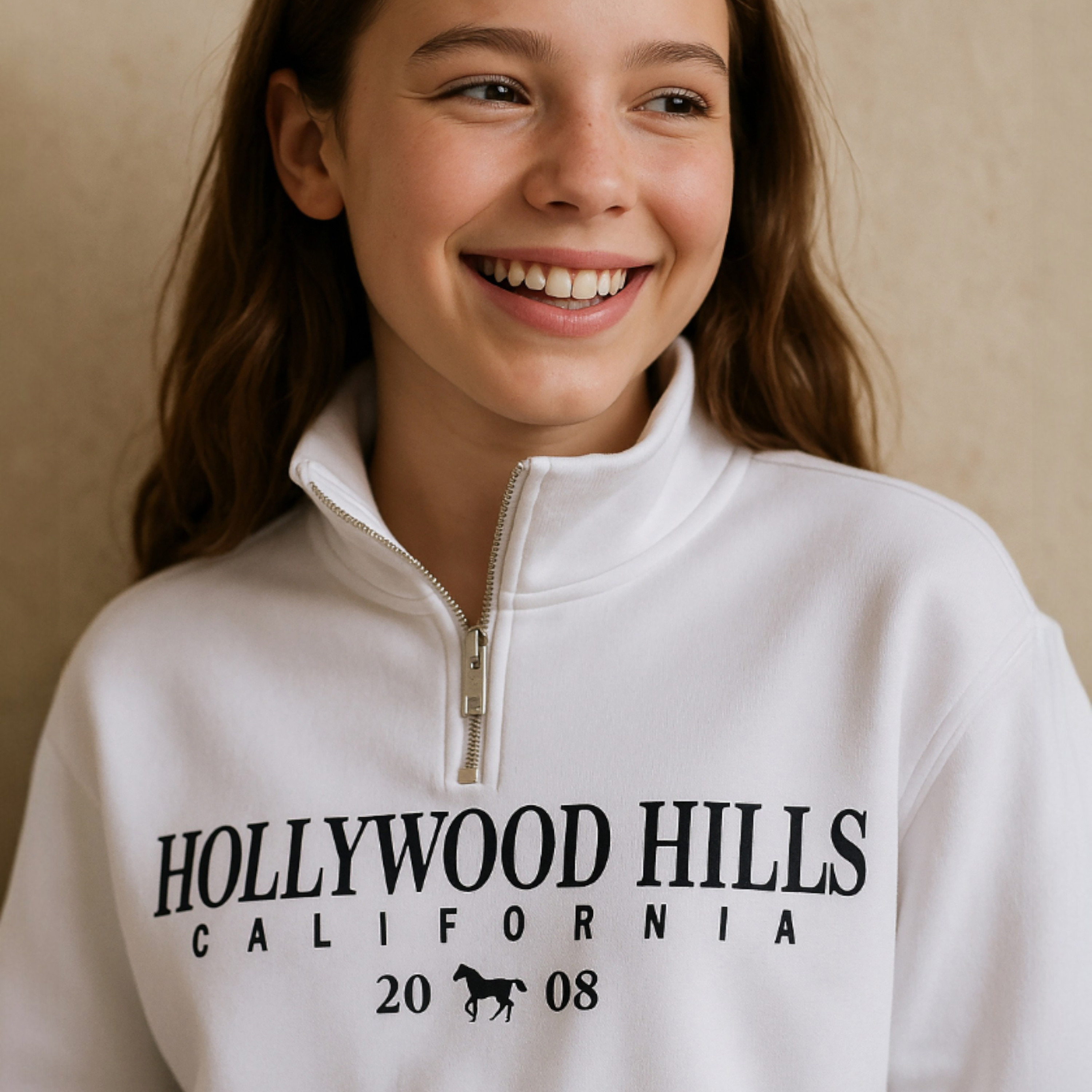 سويت شيرت بطبعة هوليوود هيلز كاليفورنيا من فيكتور اند جين-girls-clothing-winterwear-sweatshirts-image-3