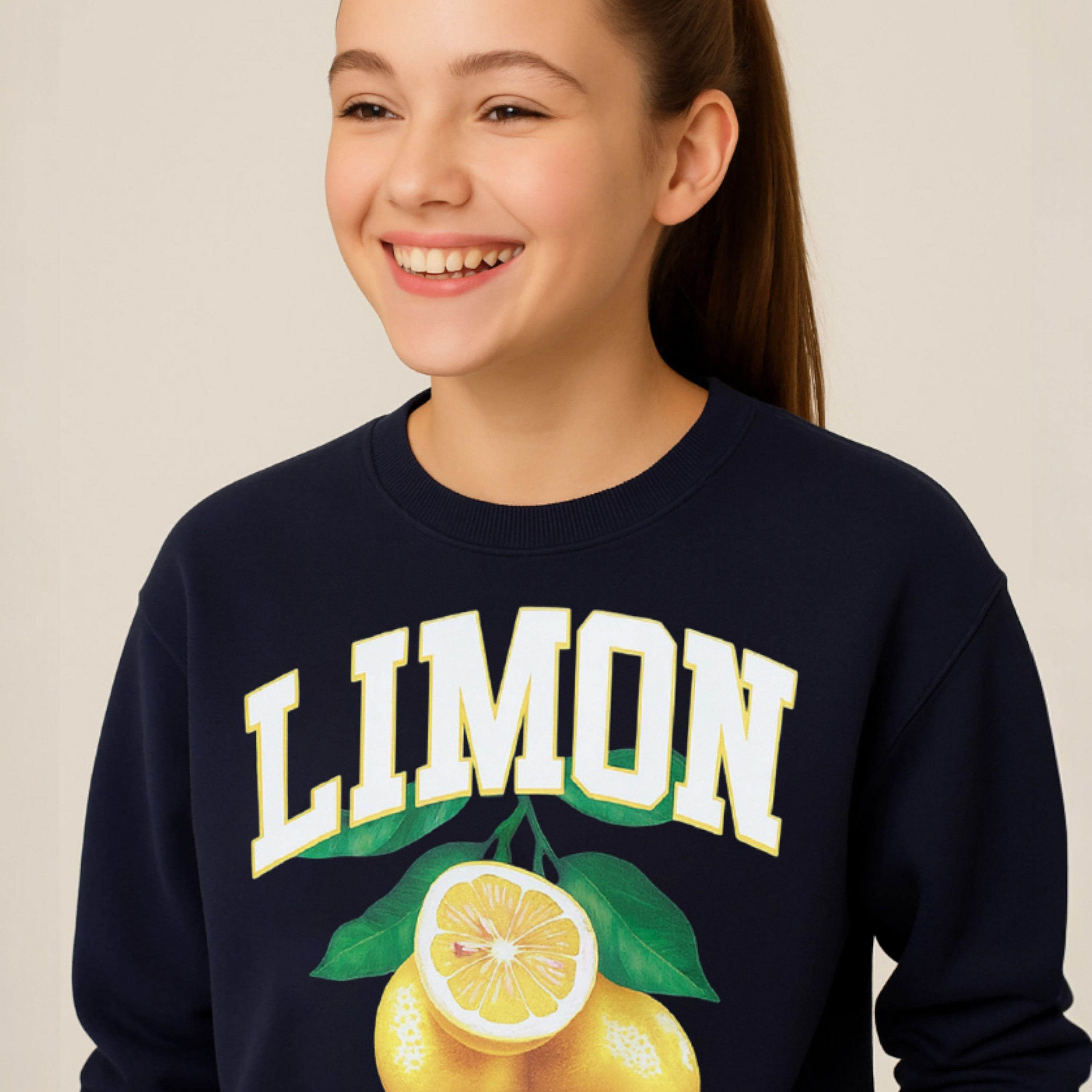 سويت شيرت بطبعة ليمون إسبانيا من فيكتور اند جين-girls-clothing-winterwear-sweatshirts-image-3