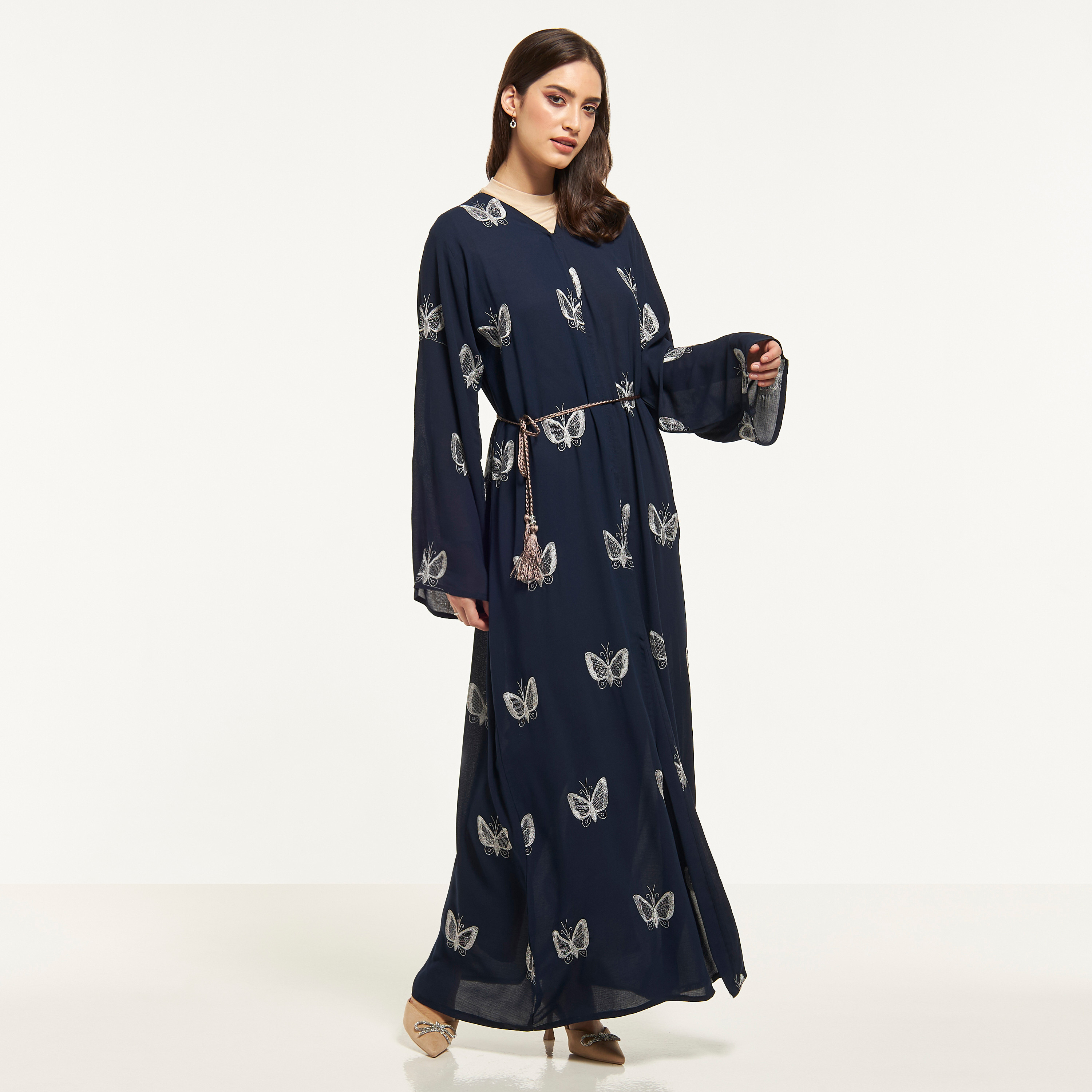 عباية بتطريز فراشة مع حجاب وحزام ربط من مليكة-women-arabicclothing-abayas-image-1