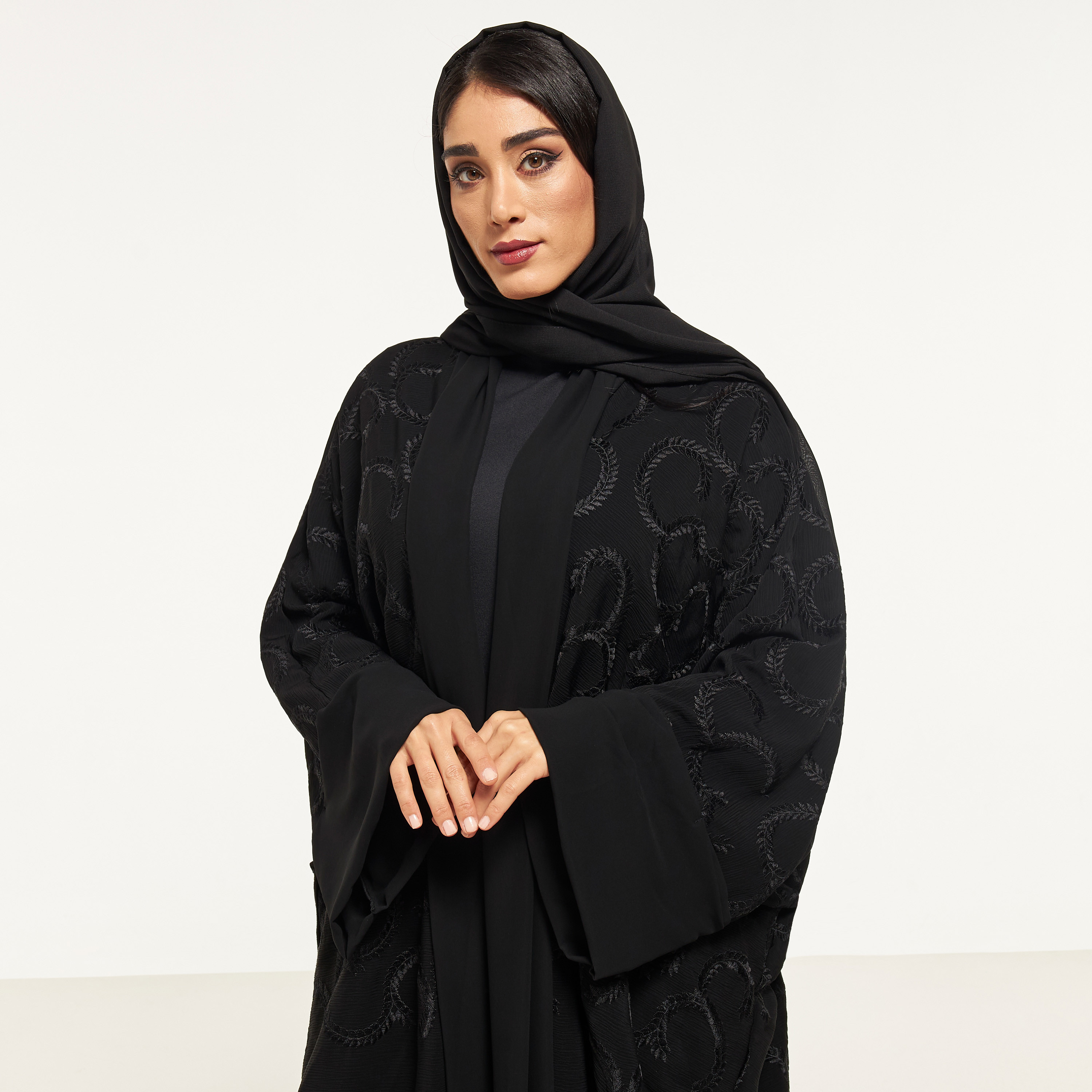 عباية مطرّزة مع حجاب من مليكة-women-arabicclothing-abayas-image-2
