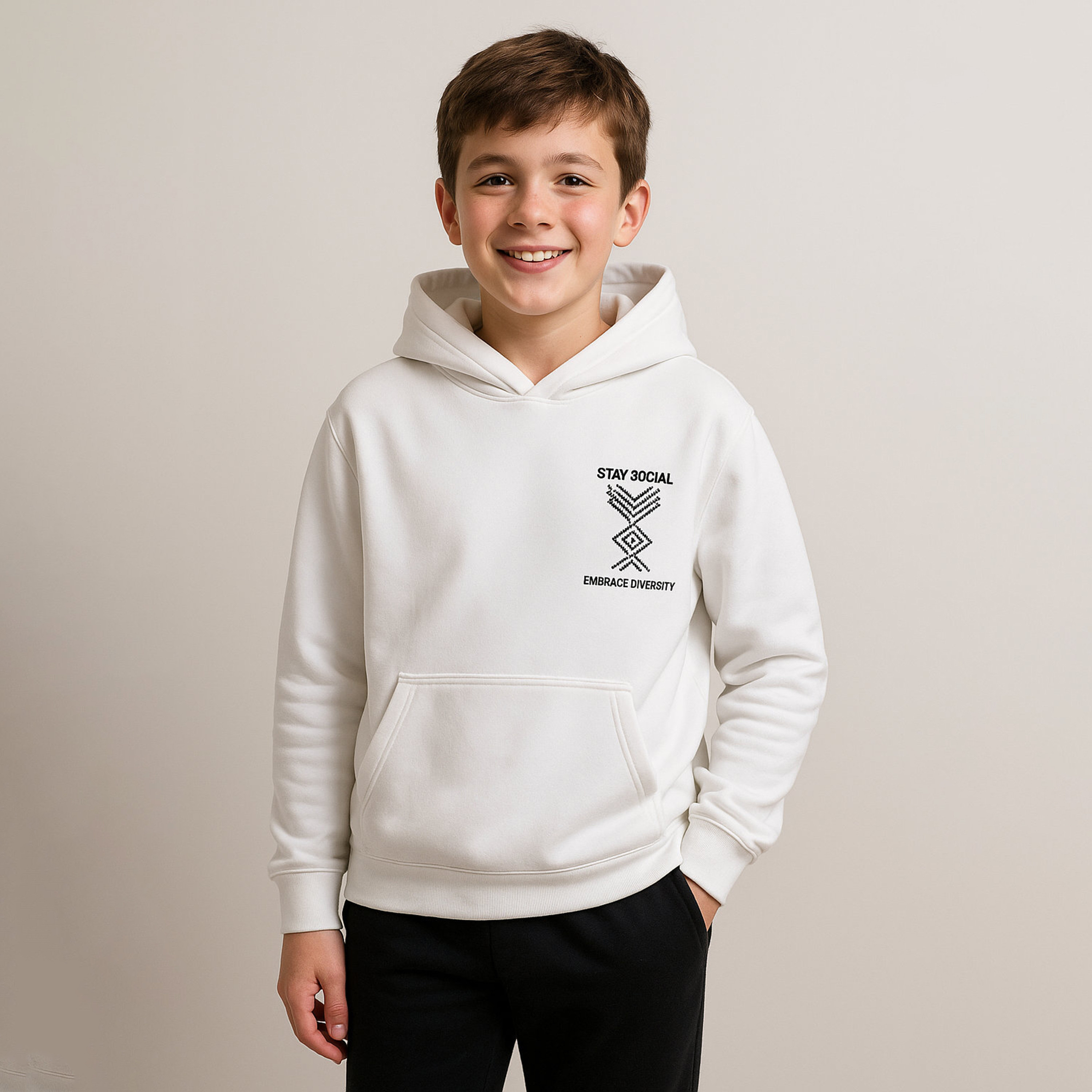 هودي بطبعة ستاي سوشيال إمبريس دايفيرسيتي من فيكتور اند جين-boys-clothing-winterwear-sweatshirts-image-1