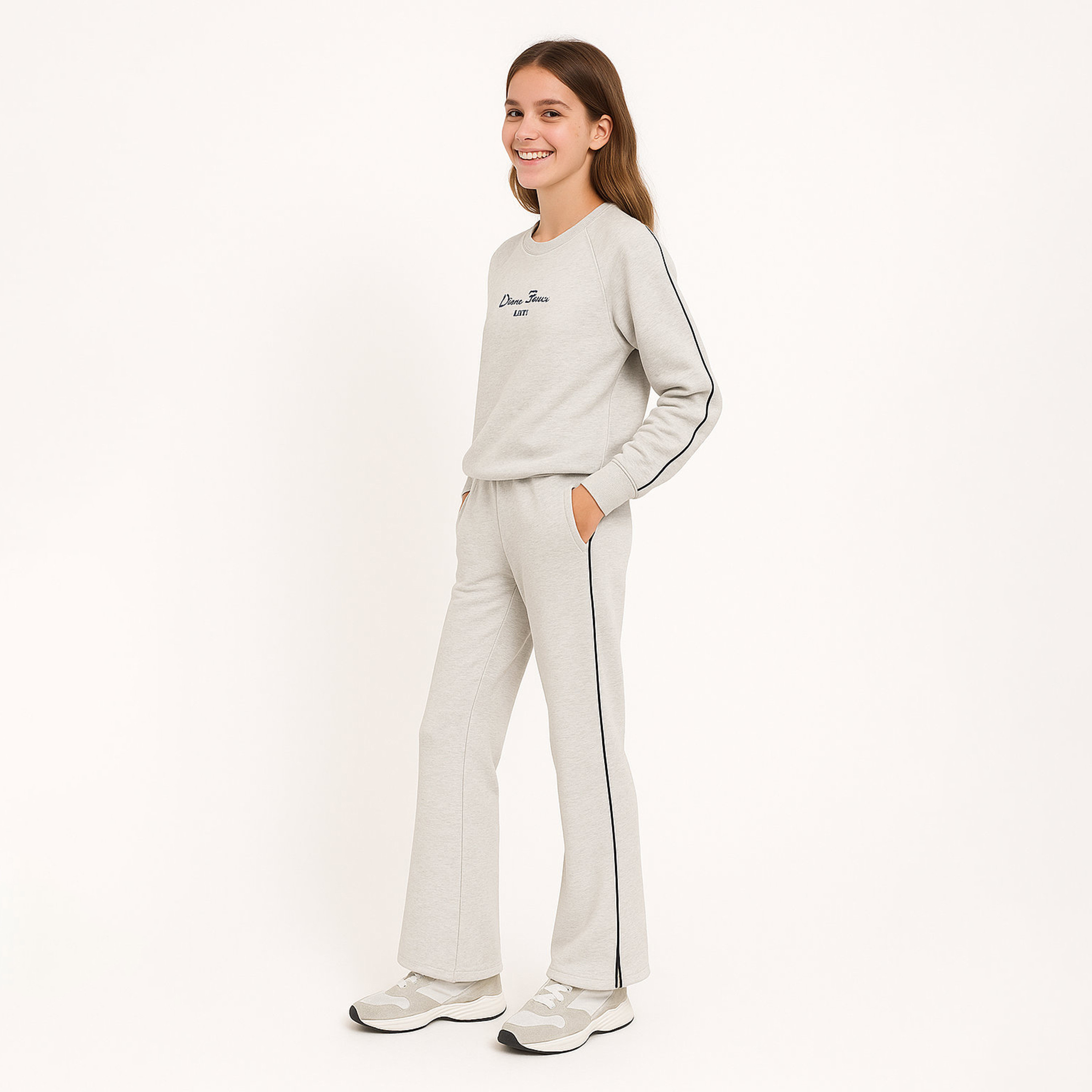 طقم من قطعتين سويت شيرت مع بنطلون بطبعة من فيكتور اند جين-girls-clothing-winterwear-setsandcoords-image-2