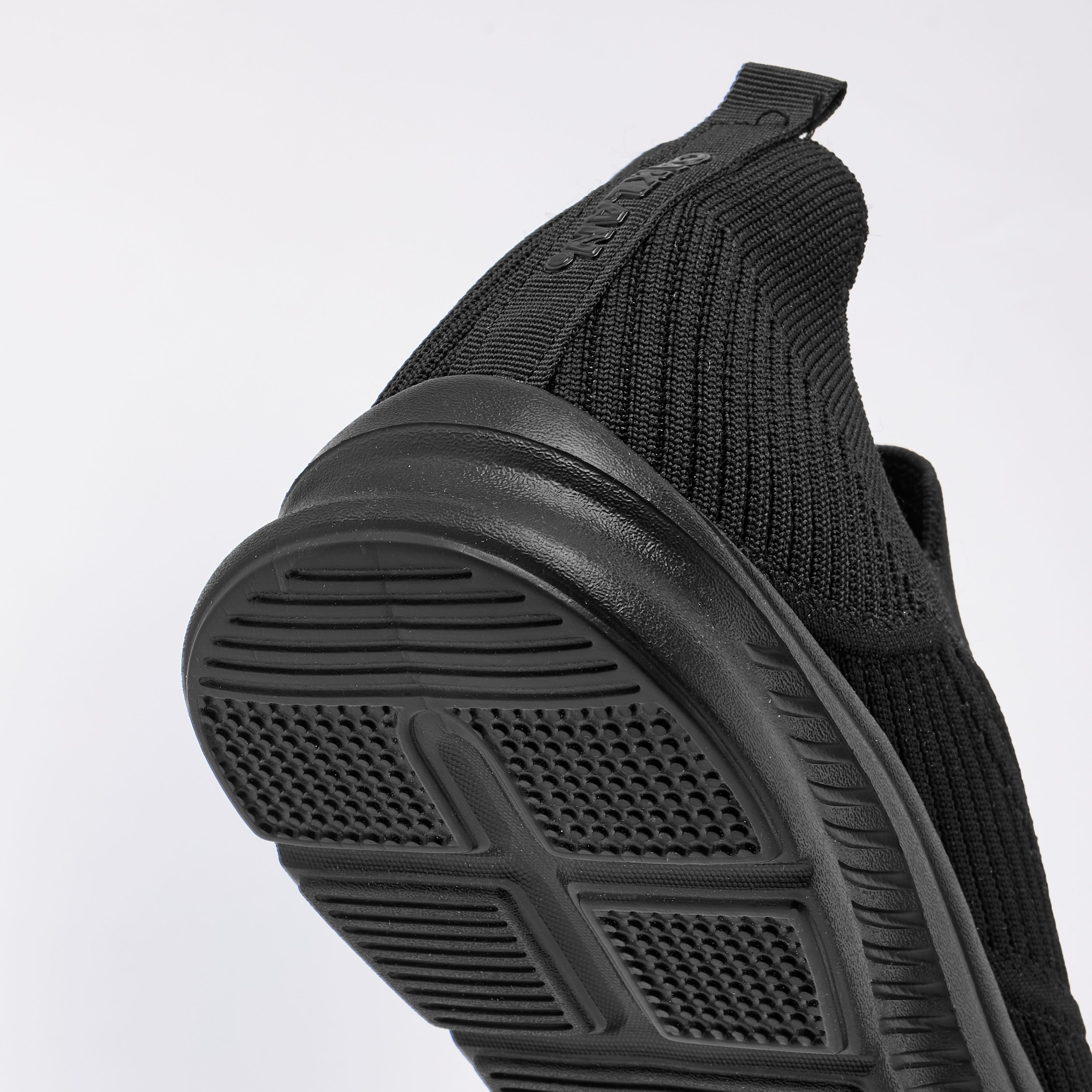 حذاء سنيكرز سهل الارتداء بارز الملمس من أوكلان من شو إكسبريس-women-shoes-sneakers-image-5