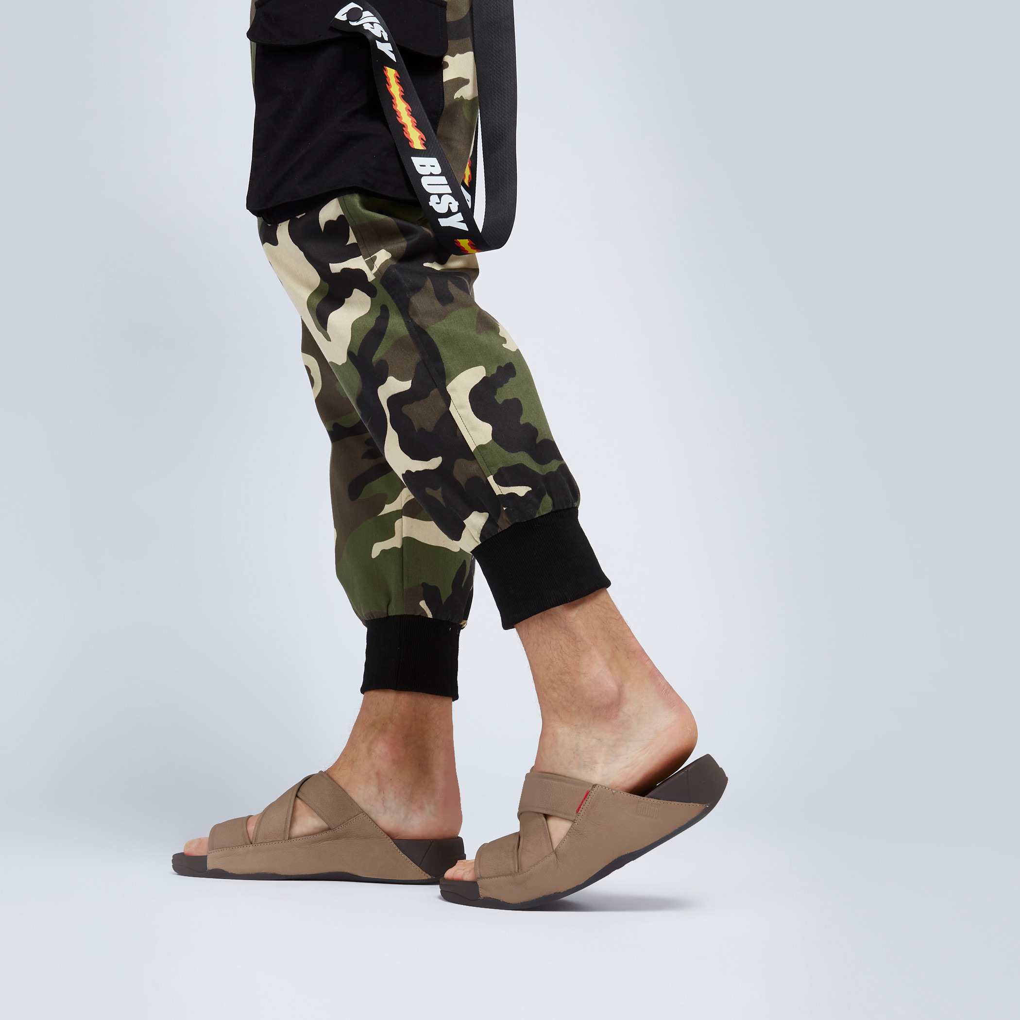 حذاء خفيف بأحزمة متقاطعة من فيت فلوب-men-shoes-sandals-image-2