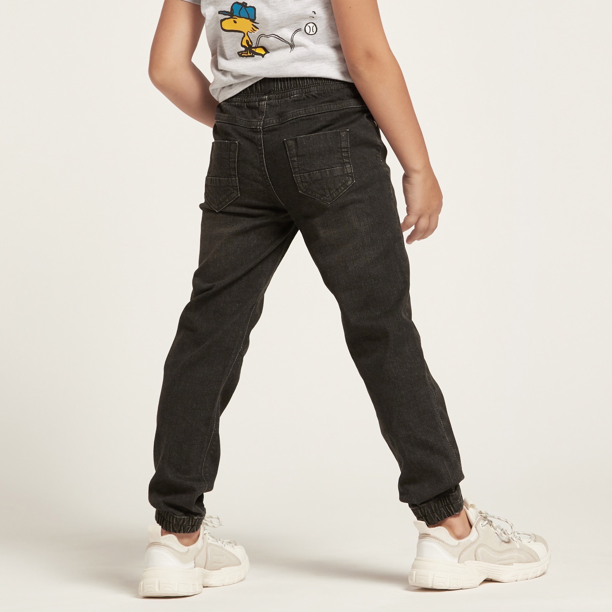 بنطلون جينز بقصّة عادية من جونيورز-boys-clothing-bottoms-jeans-image-4