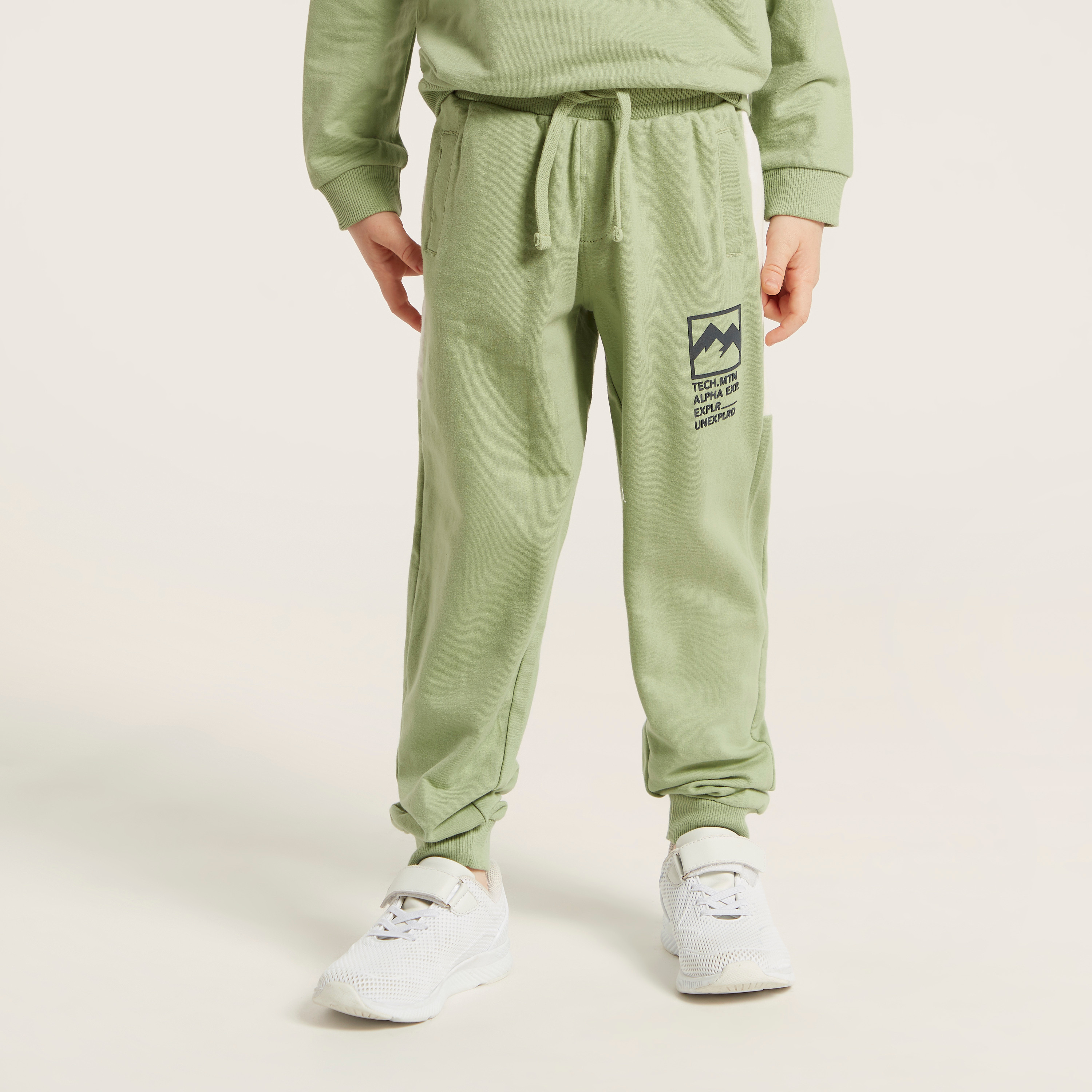 Juniors Printed Long Sleeves T-shirt with Jog Pants-boys-clothing-setsandcoords-image-4