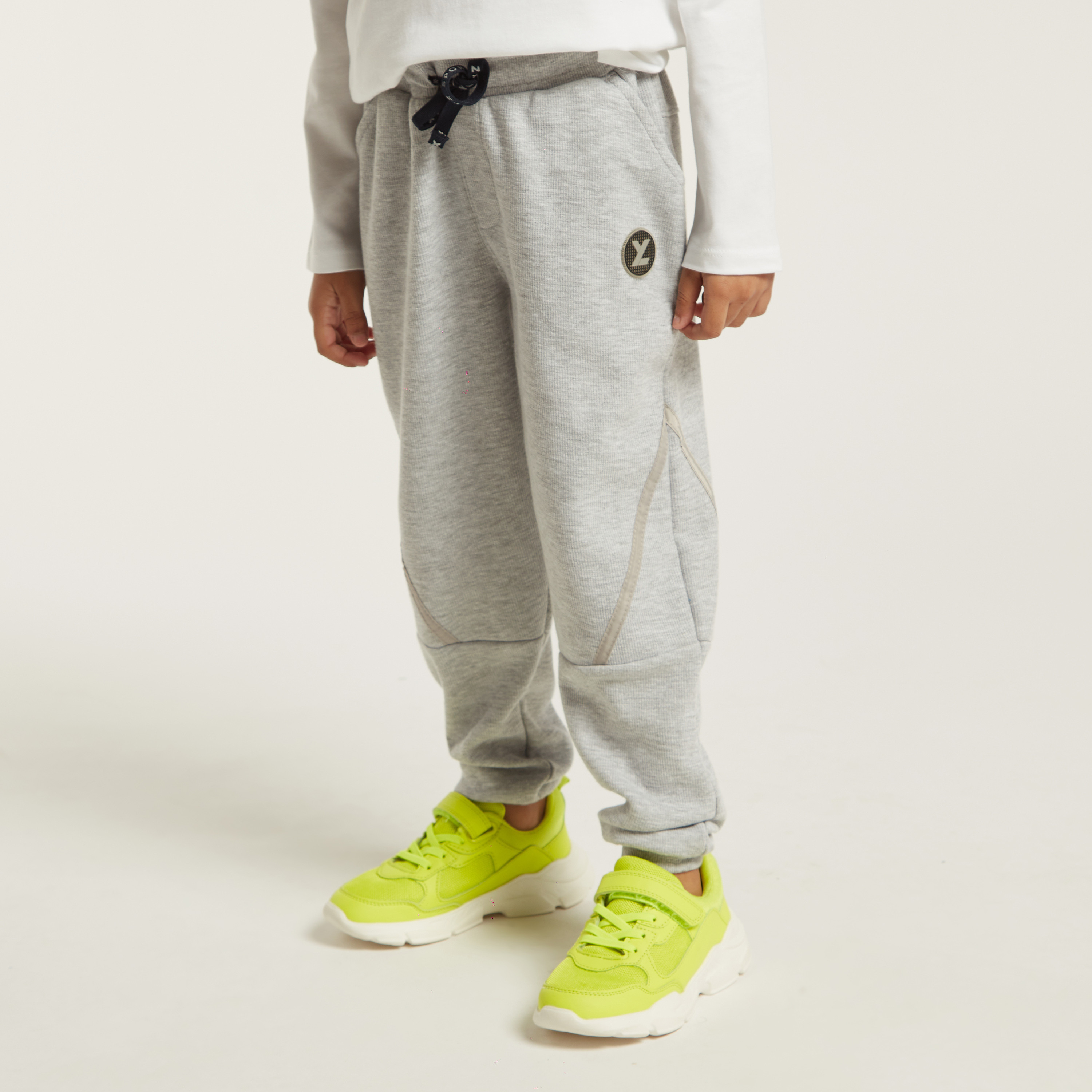 XYZ Solid Jog Pants with Pockets and Drawstring Closure-boys-clothing-bottoms-joggersandtrackpants-image-2