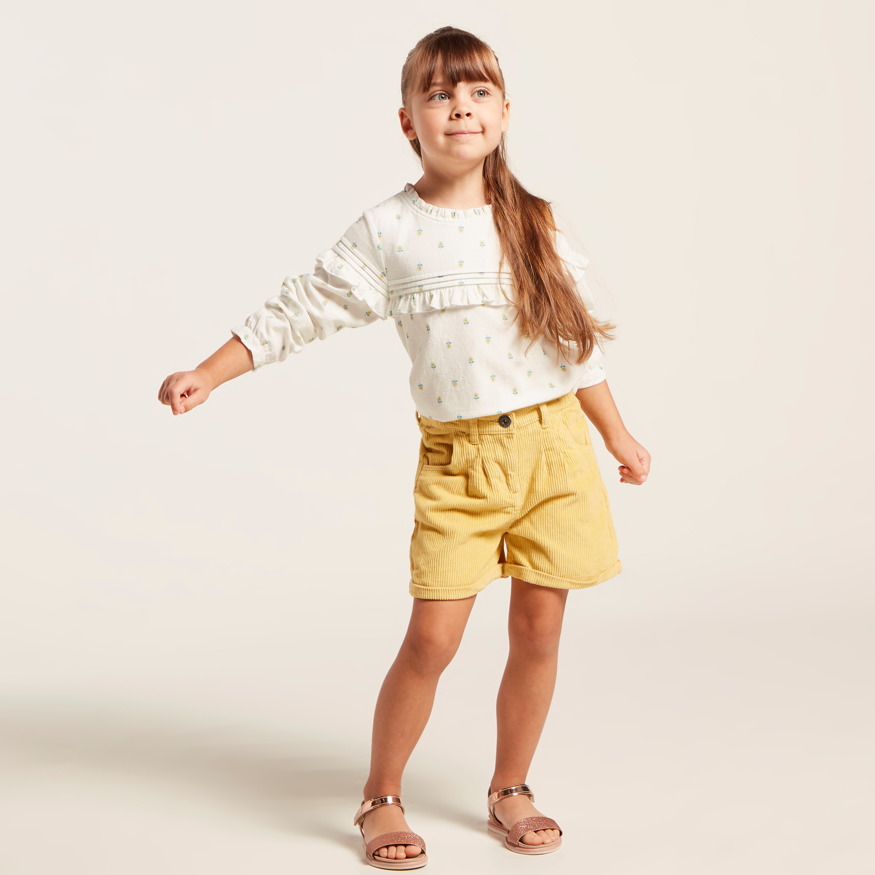 شورت سادة بزر إغلاق وجيوب من جونيورز-baby-girls-clothing-bottoms-shorts-image-1
