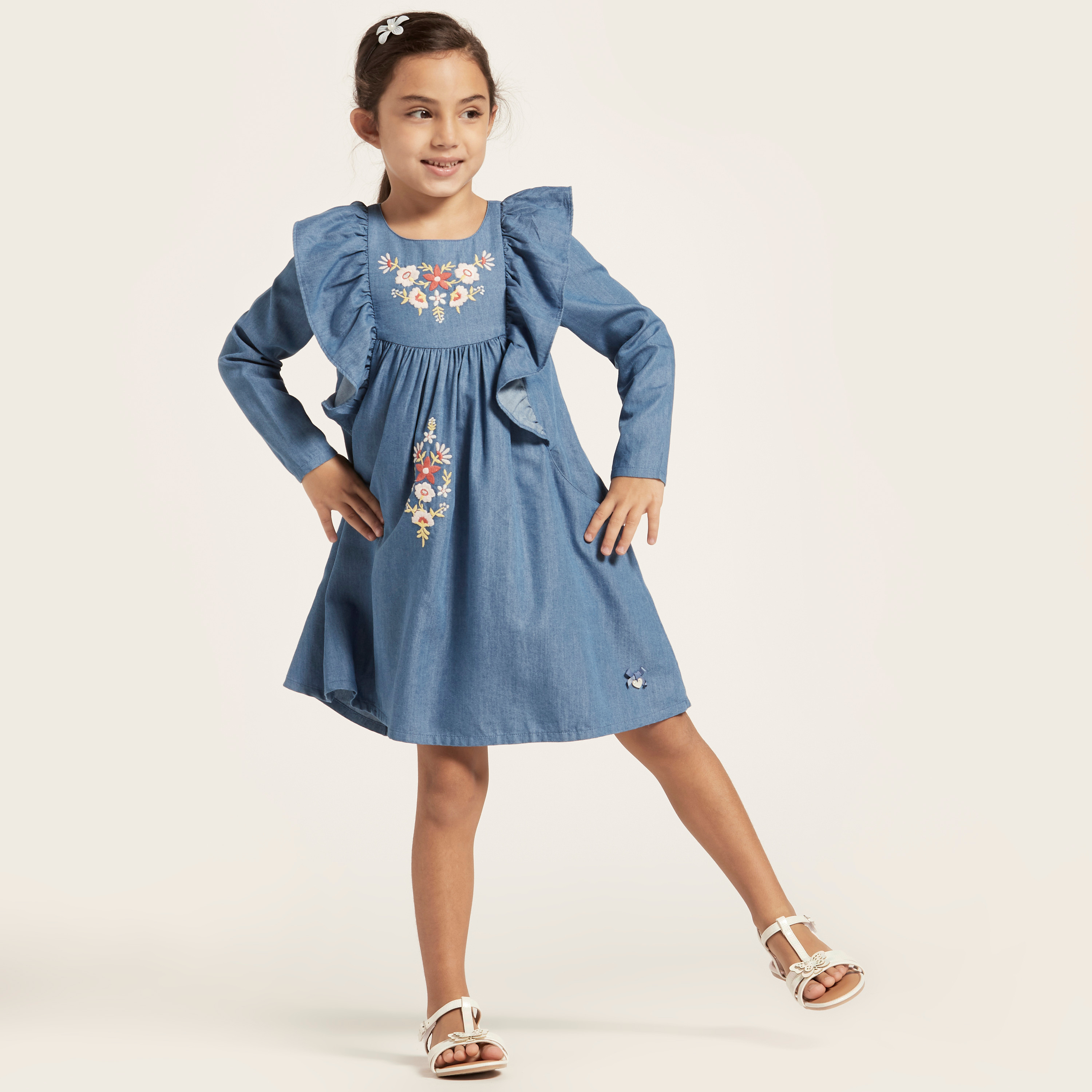 فستان بتطريز زهور وكشكش وجيوب-girls-clothing-dressesandjumpsuits-image-2