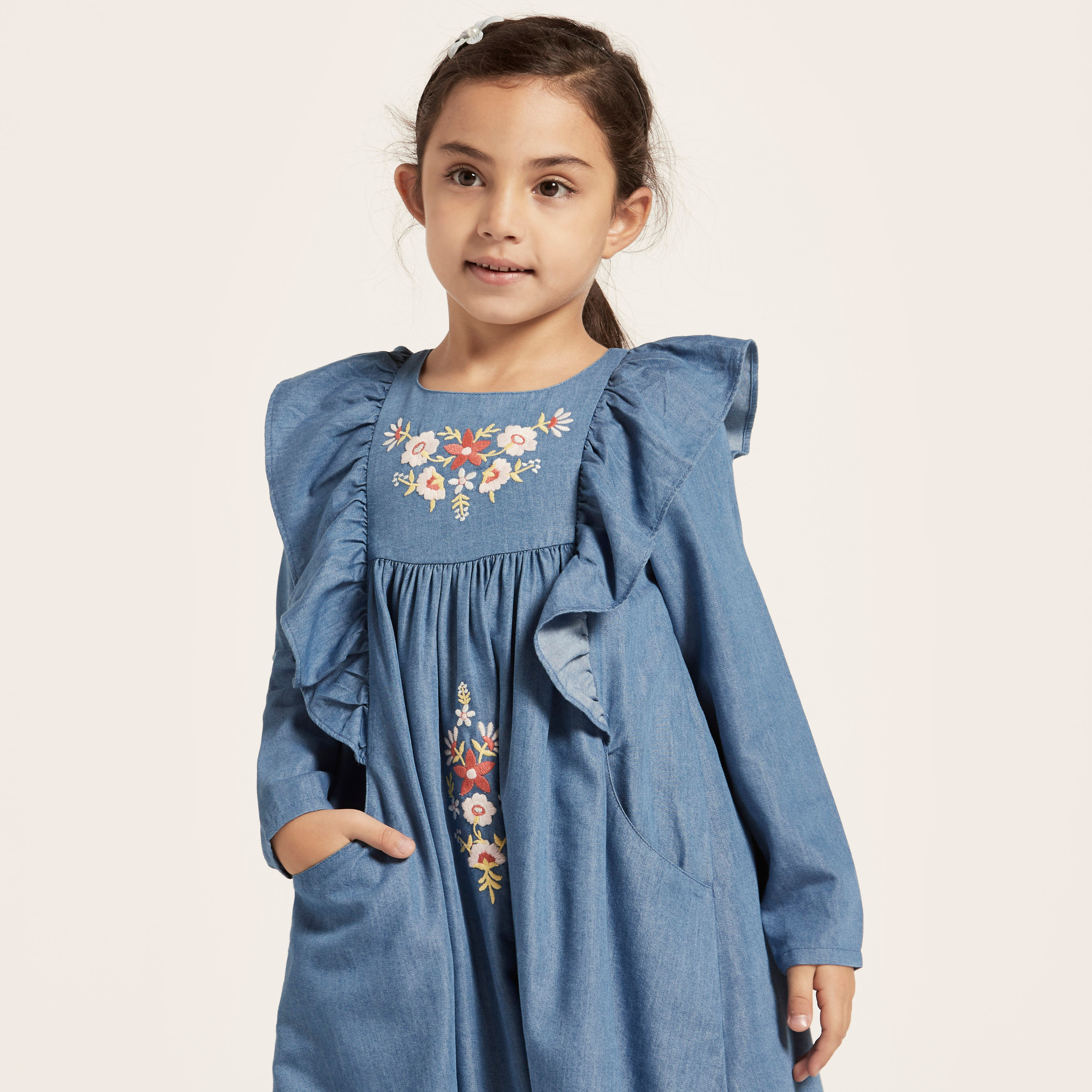 فستان بتطريز زهور وكشكش وجيوب-girls-clothing-dressesandjumpsuits-image-3