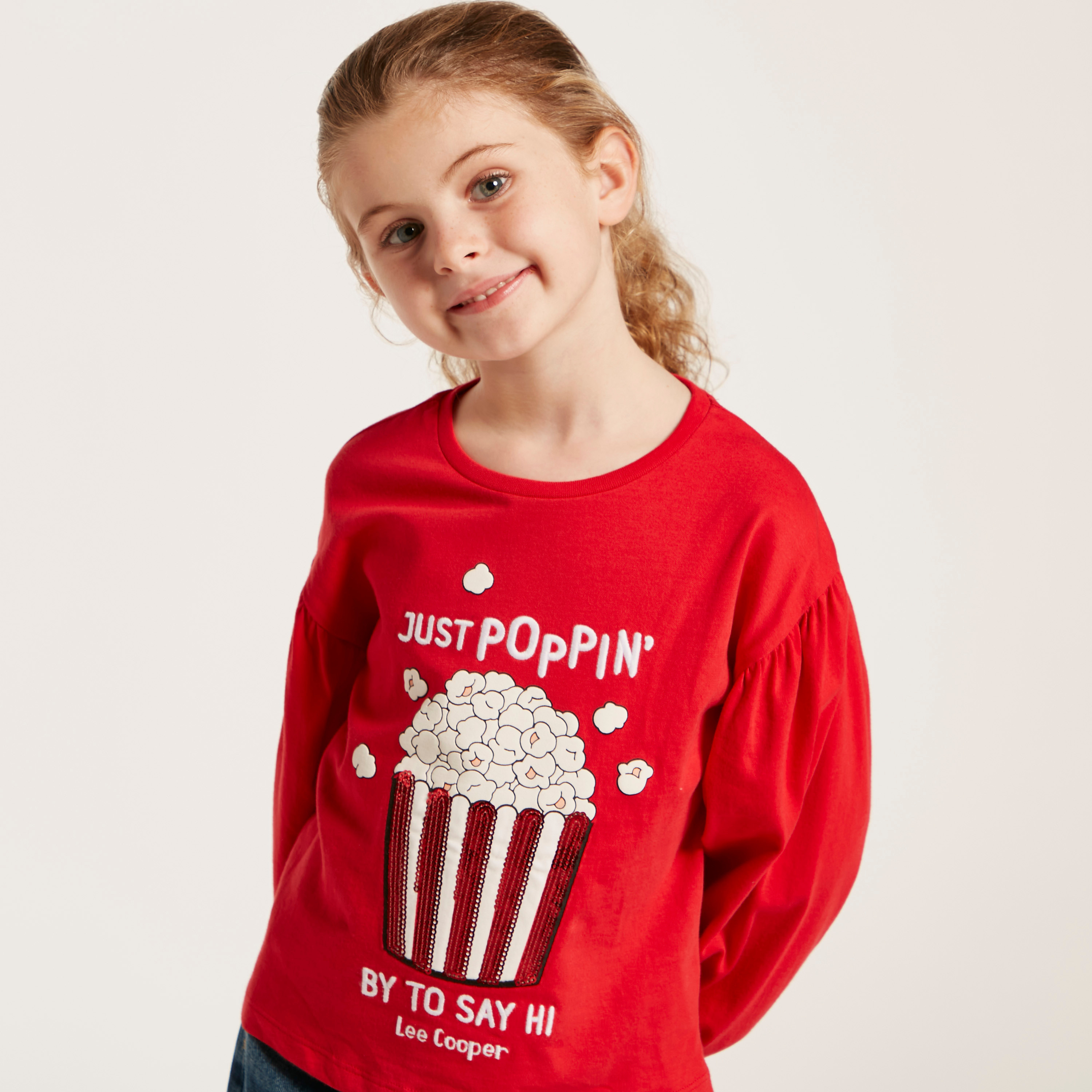 تيشيرت بأكمام طويلة وتفاصيل ترتر وطبعات جرافيك من لي كوبر-girls-clothing-schoolwear-tshirts-image-3