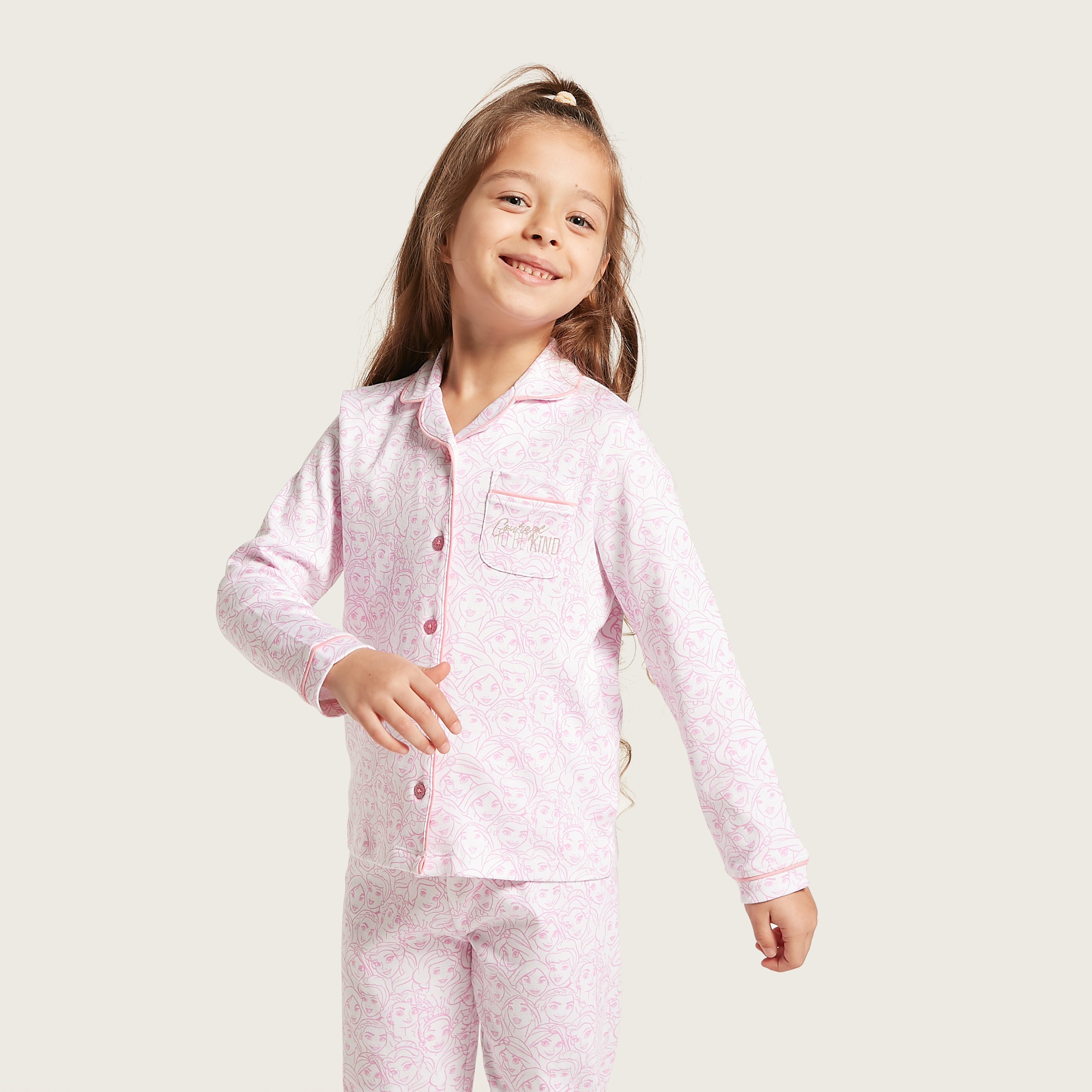 طقم بنطلون بيجاما وقميص نوم بطبعات تزينه بالكامل من ديزني-girls-clothing-nightwear-image-2