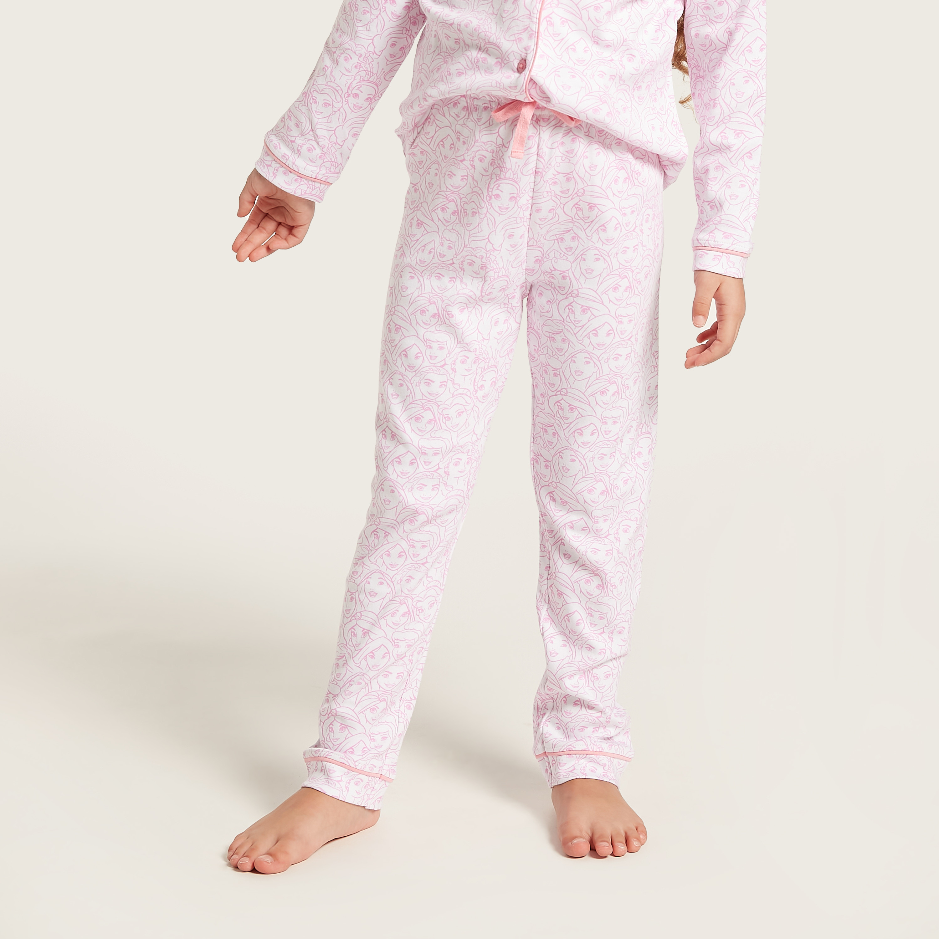 طقم بنطلون بيجاما وقميص نوم بطبعات تزينه بالكامل من ديزني-girls-clothing-nightwear-image-3