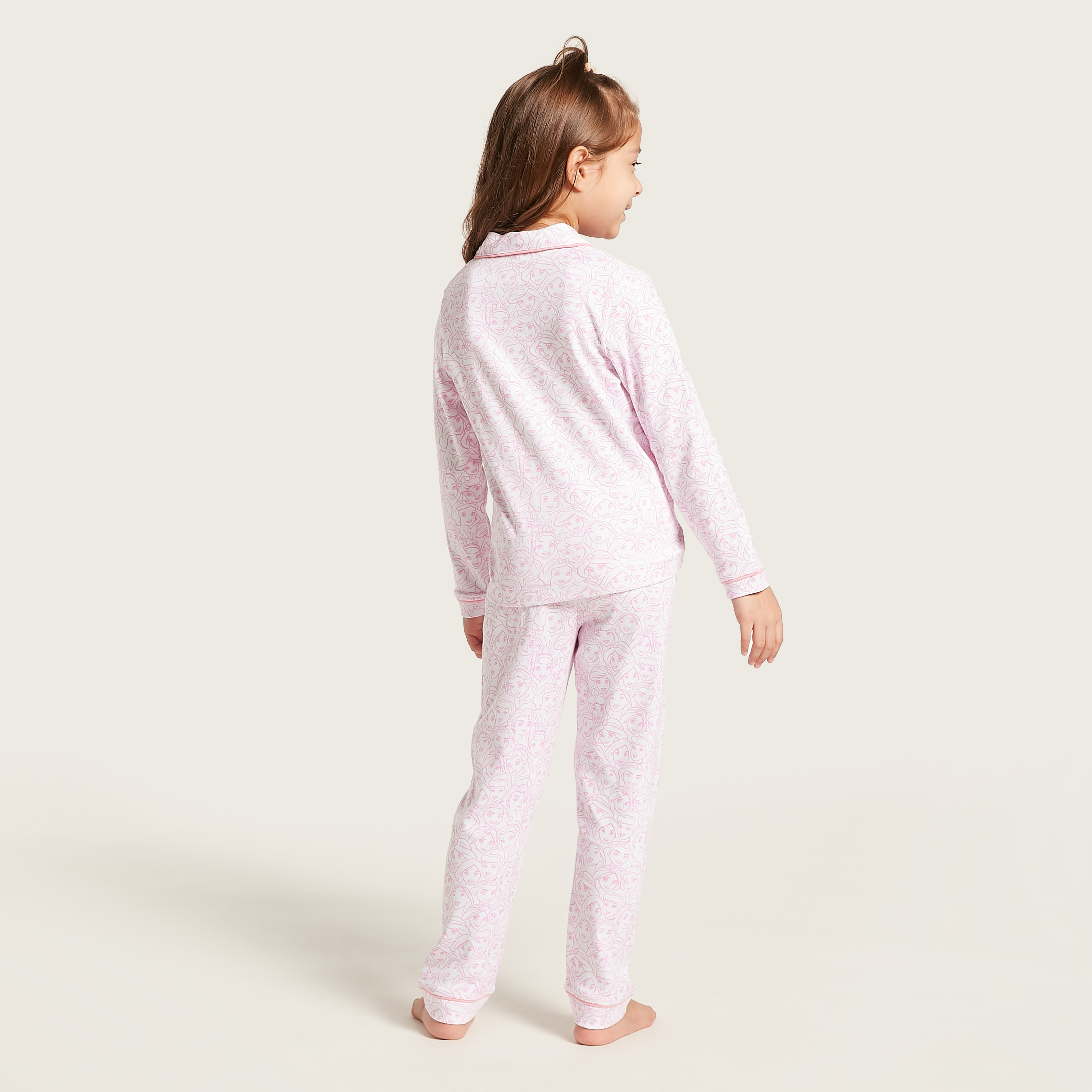 طقم بنطلون بيجاما وقميص نوم بطبعات تزينه بالكامل من ديزني-girls-clothing-nightwear-image-5