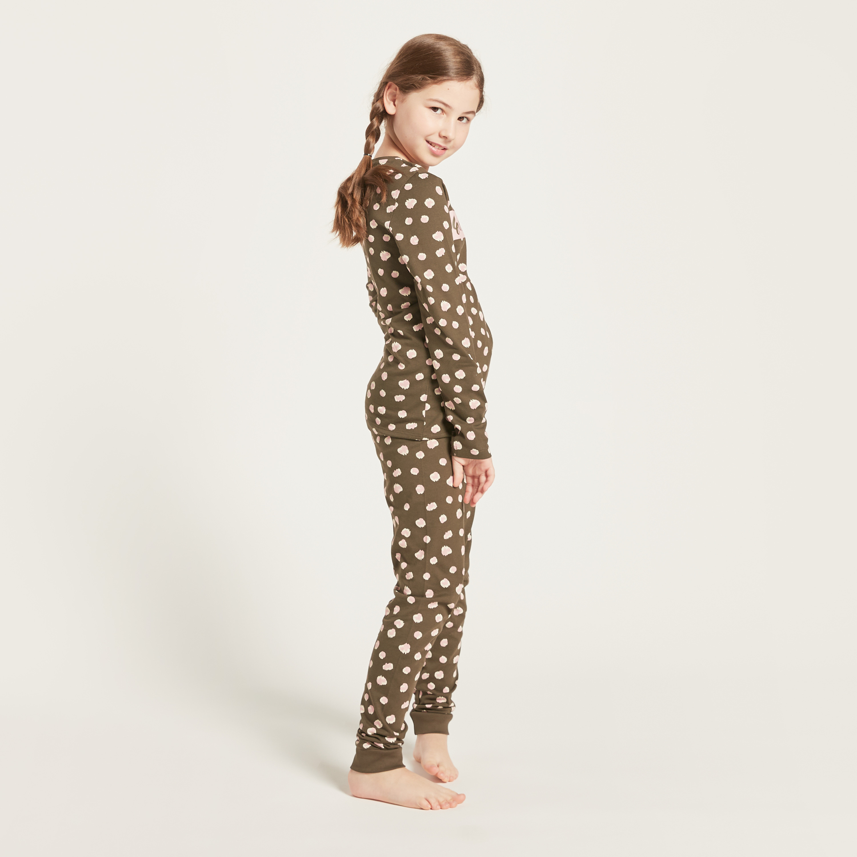 طقم بناطيل بيجاما وتيشيرتات بطبعات 4 قطع من جونيورز-girls-clothing-nightwear-image-7