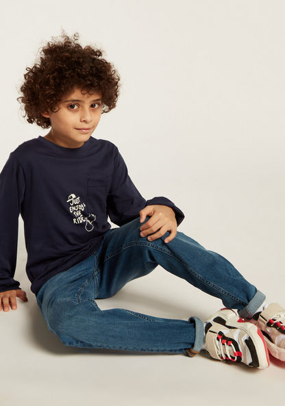 Juniors Graphic Print T-shirt with Long Sleeves and Pocket Detail