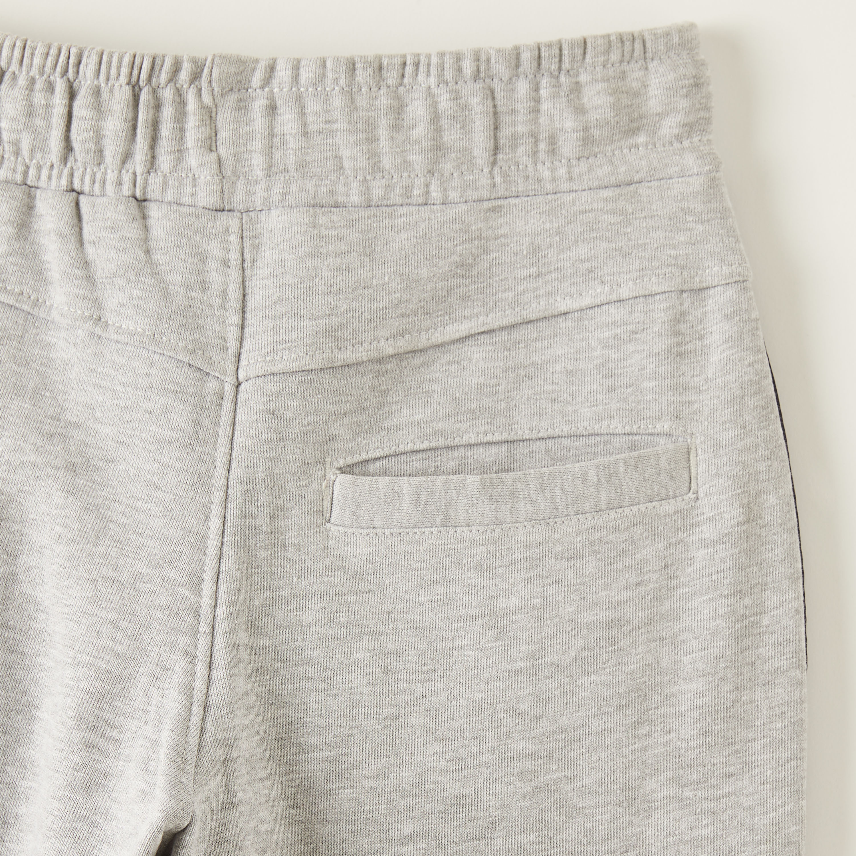 XYZ Printed Jog Pants with Pockets and Drawstring Closure-boys-clothing-bottoms-joggersandtrackpants-image-3