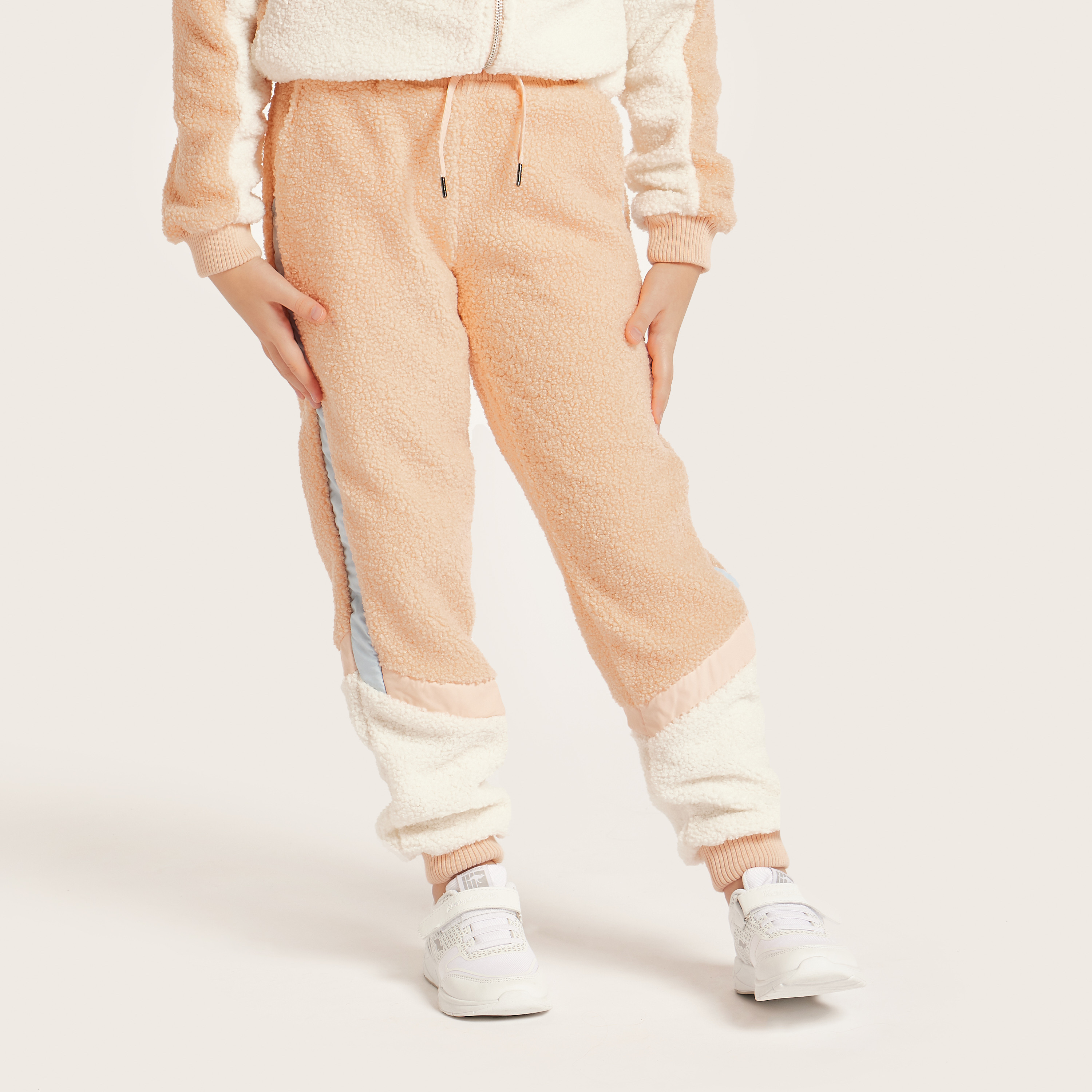 Bossini Panelled Jog Pants with Pockets and Drawstring Closure-girls-clothing-bottoms-joggersandtrackpants-image-2